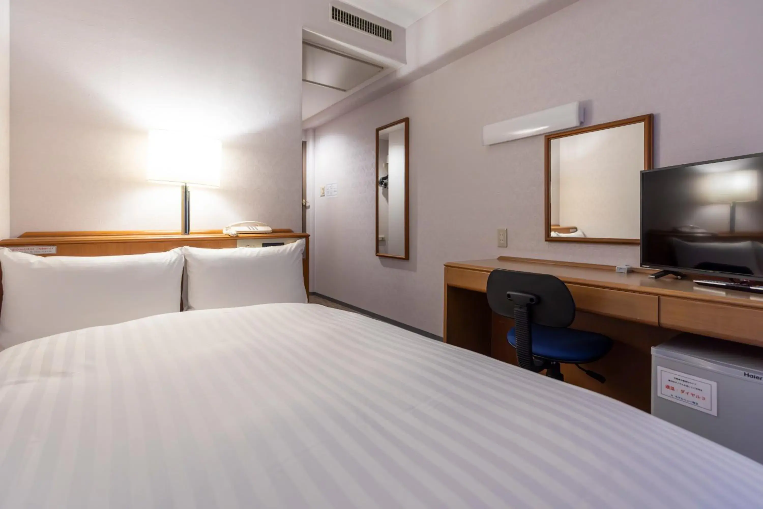 Economy Double Room - Non-Smoking in Hotel New Saitama Economy Double Room - Non-Smoking in Hotel New Saitama