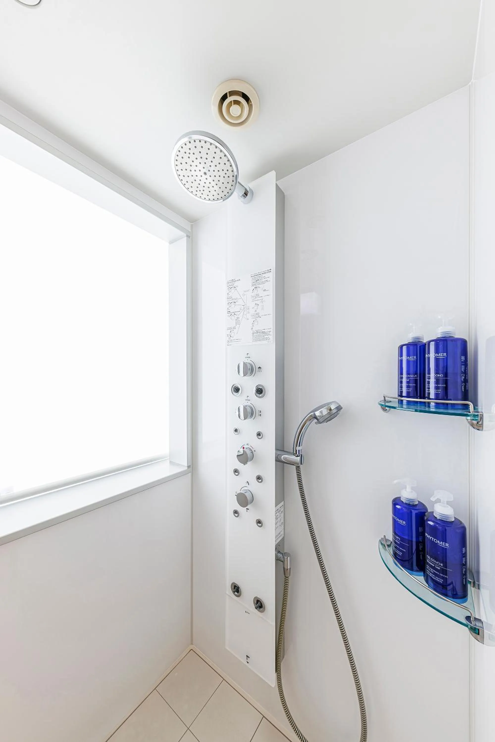 Shower in Fraser Residence Nankai Osaka