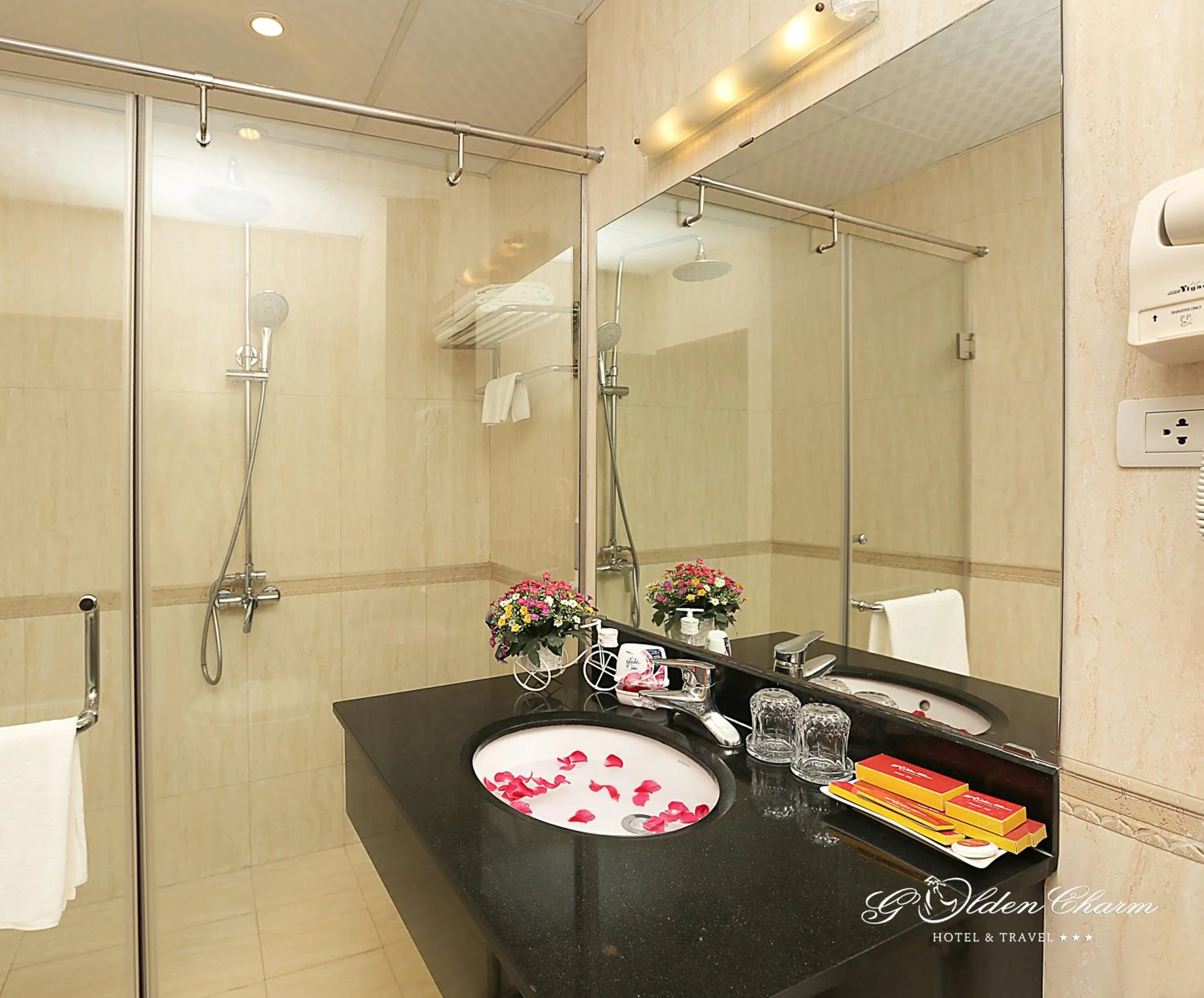 Bathroom in Hanoi Golden Charm Hotel