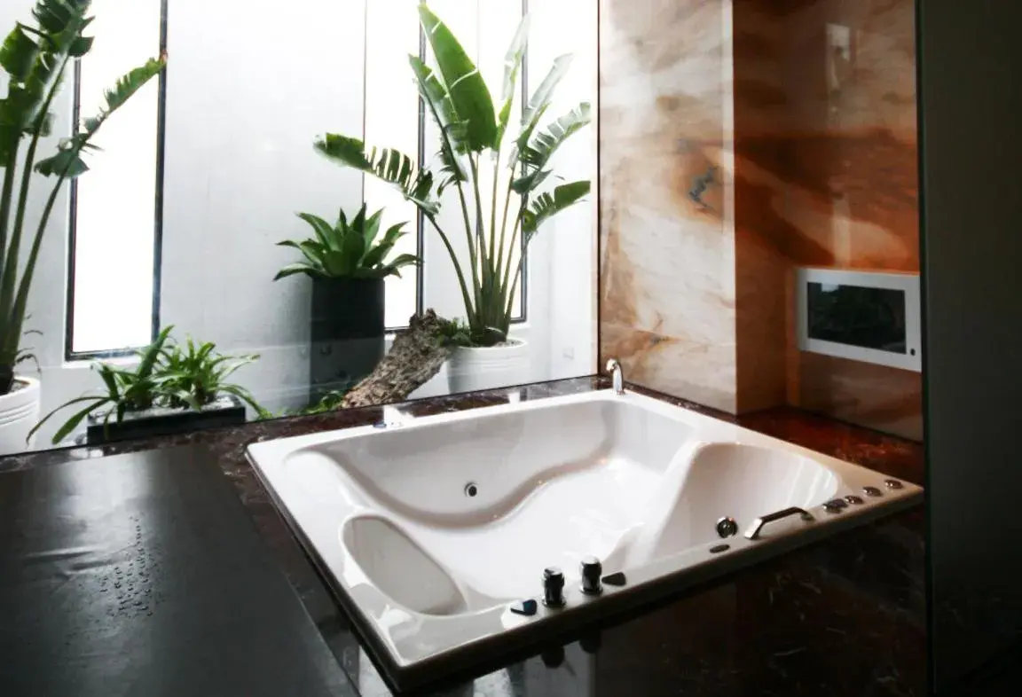 Queen Room with Two Queen Beds in The Yorker Deluxe Motel Queen Room with Two Queen Beds in The Yorker Deluxe Motel