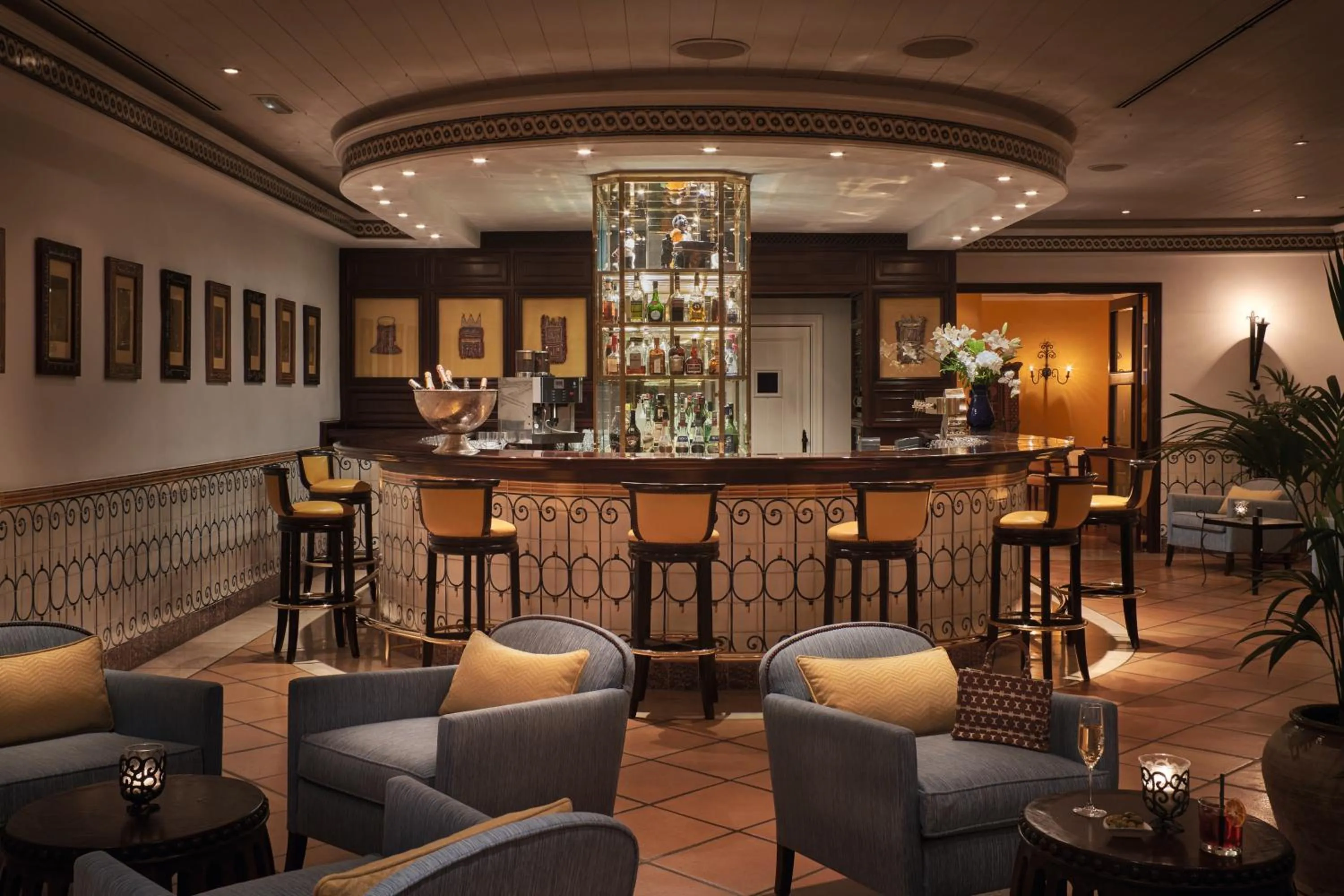 Lounge or bar in Seaside Grand Hotel Residencia - Gran Lujo