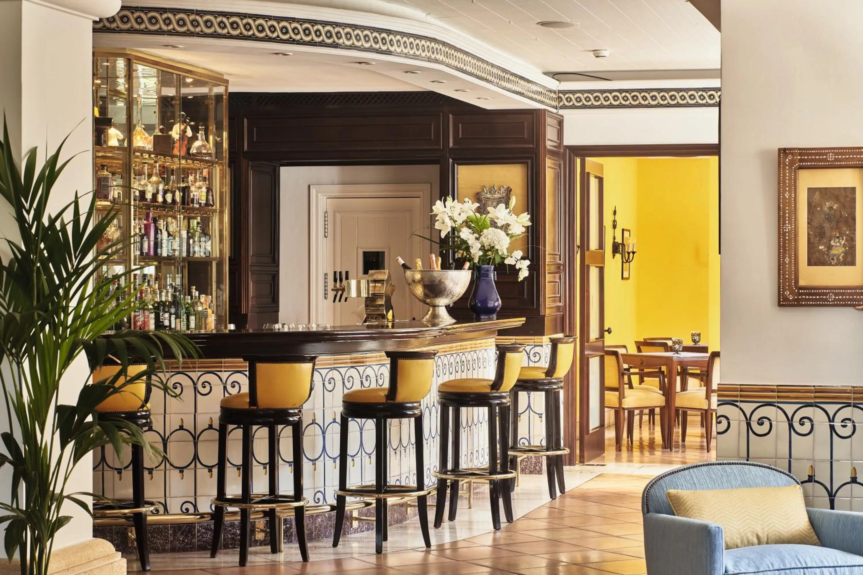 Lounge or bar in Seaside Grand Hotel Residencia - Gran Lujo