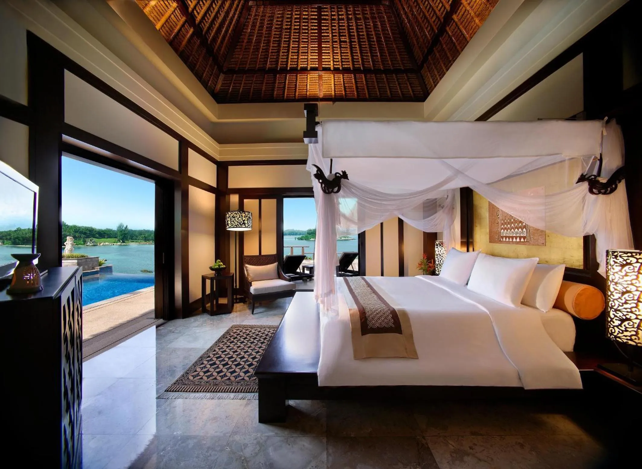 Photo of the whole room, Bed in Banyan Tree Bintan