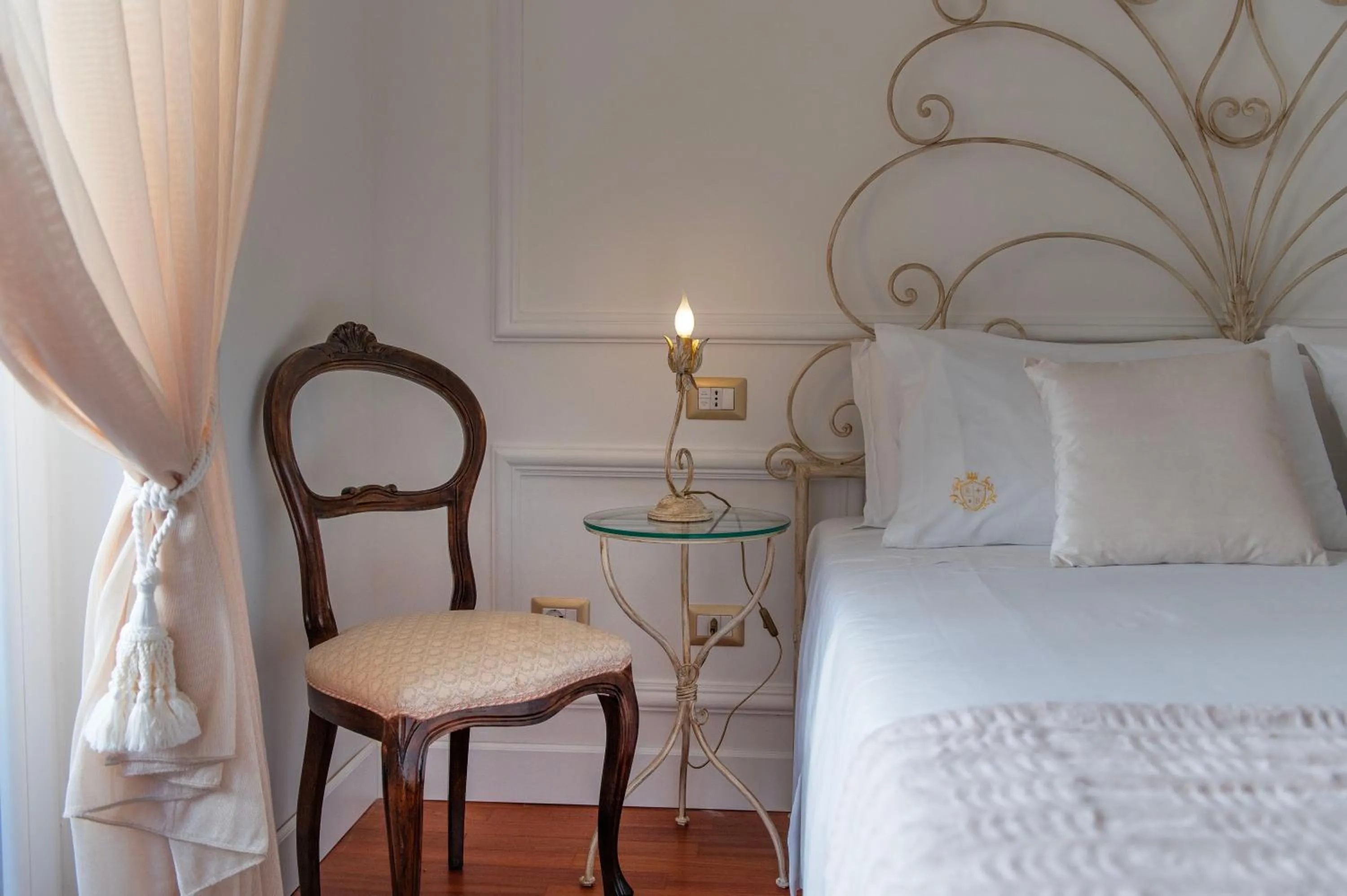 furniture, Bed in Residenza Borbonica