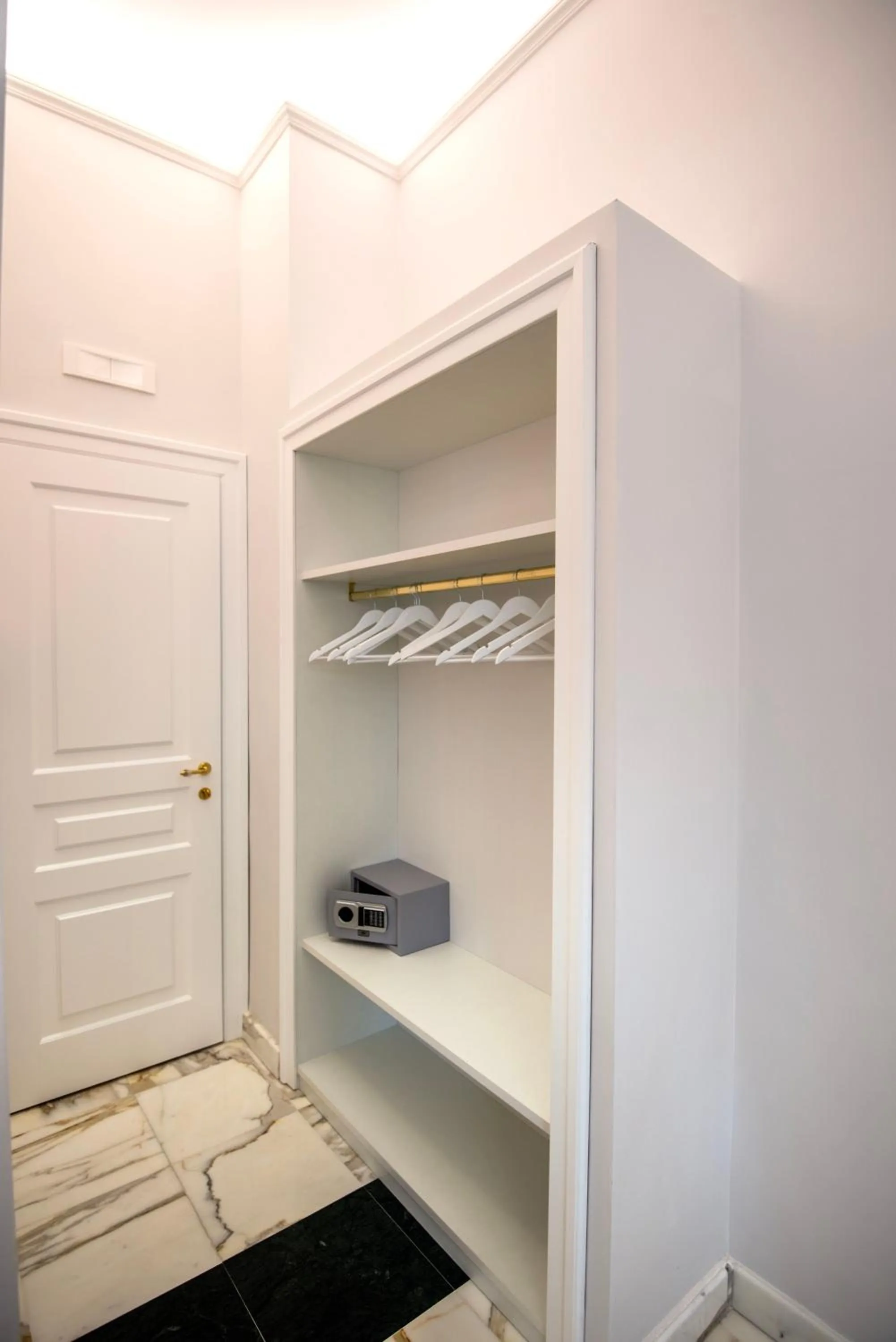 wardrobe in Residenza Borbonica