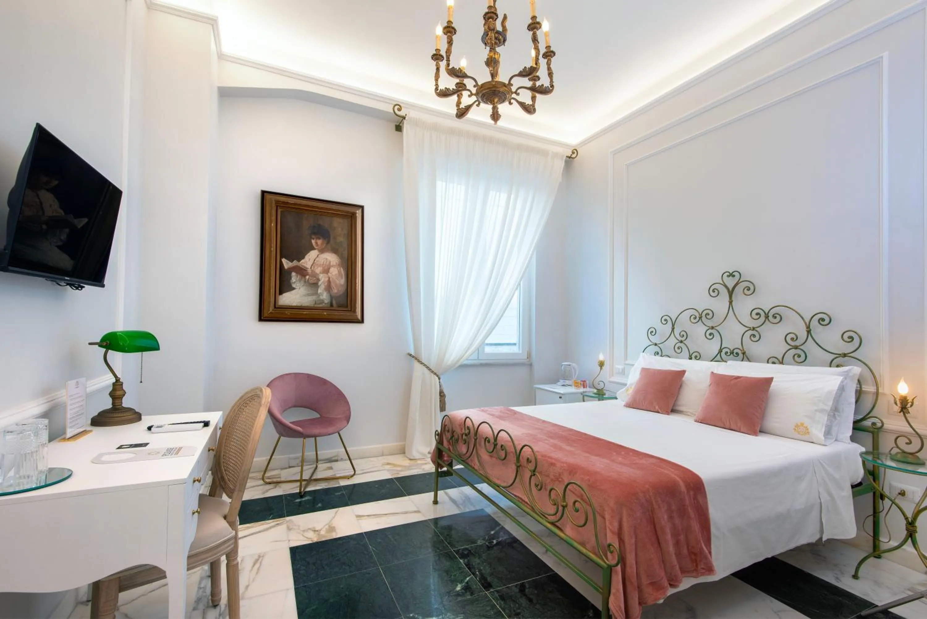 Photo of the whole room, Bed in Residenza Borbonica