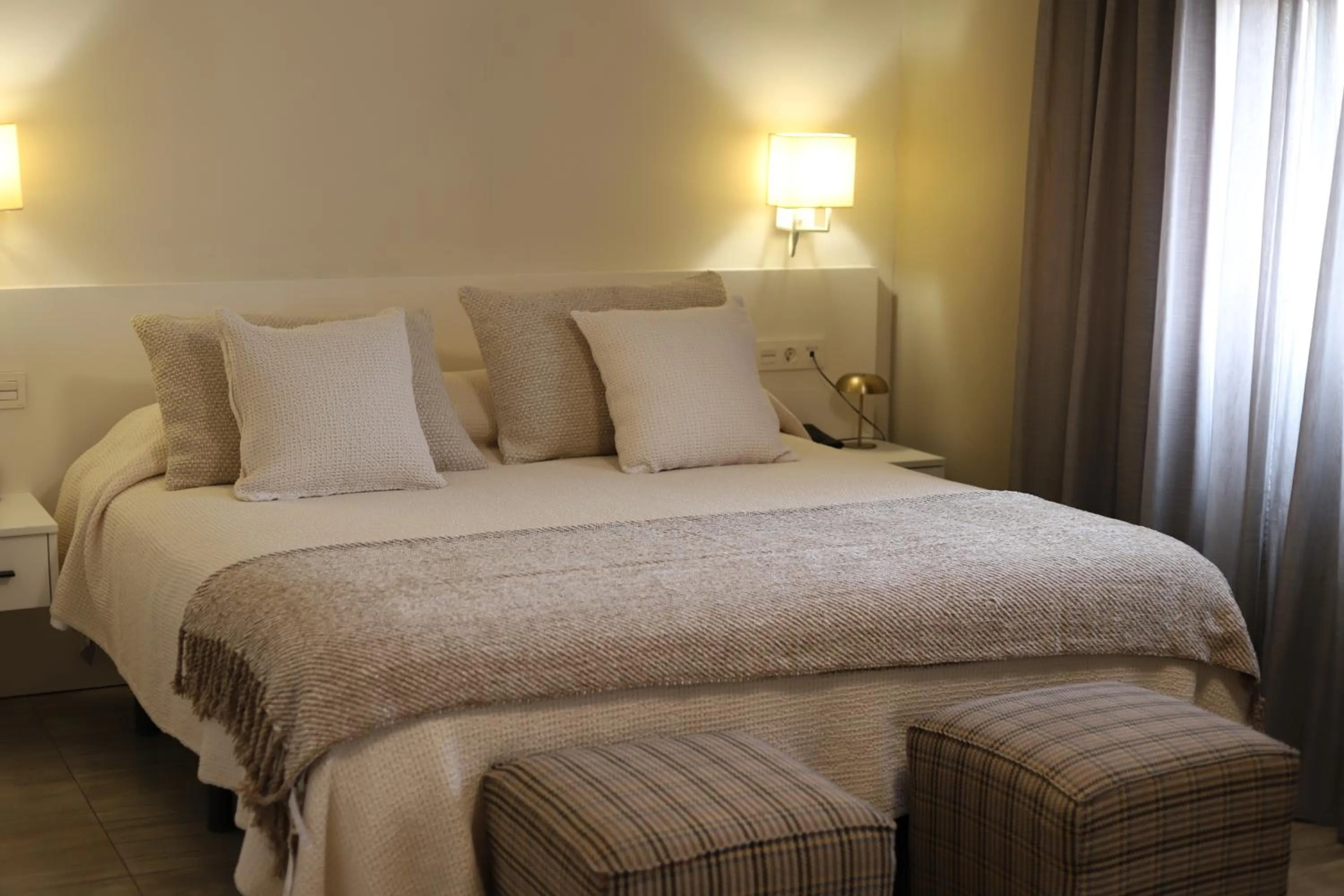 Property building, Bed in New Hotel Colon