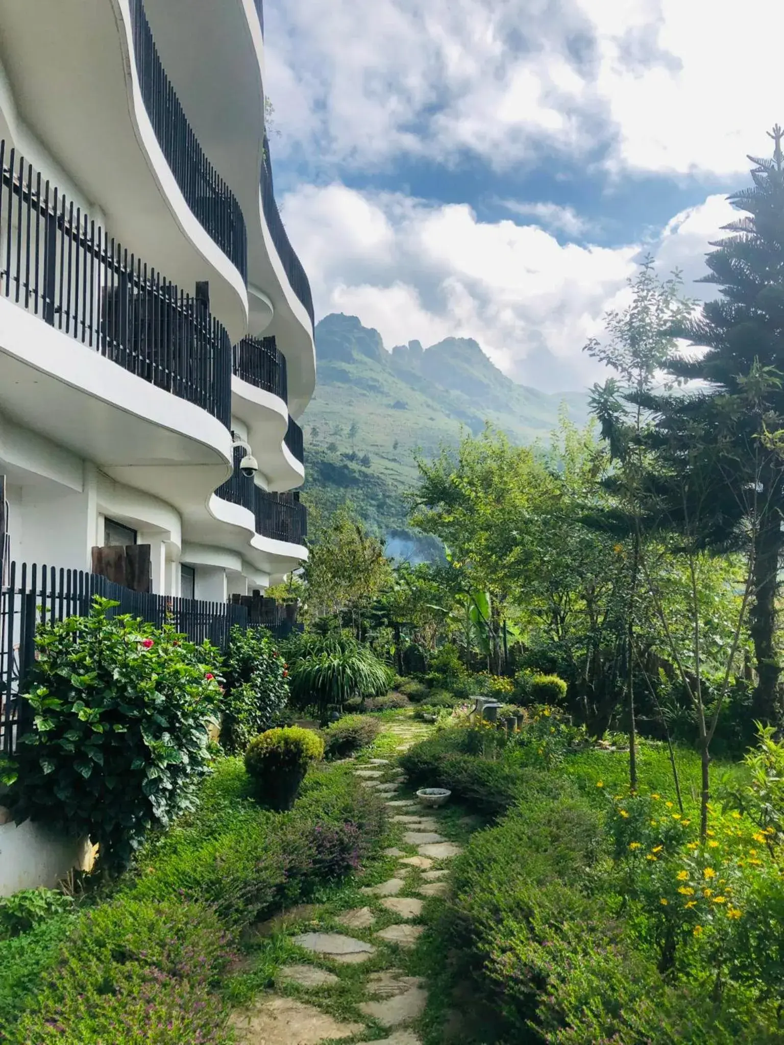 Deluxe Double or Twin Room with Garden View in Pao's Sapa Leisure Hotel Deluxe Double or Twin Room with Garden View in Pao's Sapa Leisure Hotel