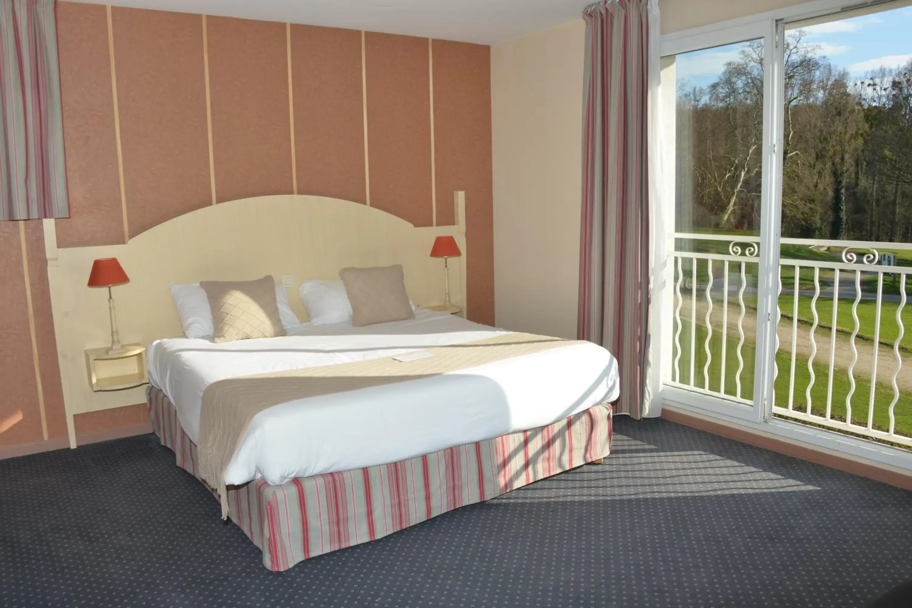 King Room with Sofa Bed in Best Western Golf d'Albon King Room with Sofa Bed in Best Western Golf d'Albon