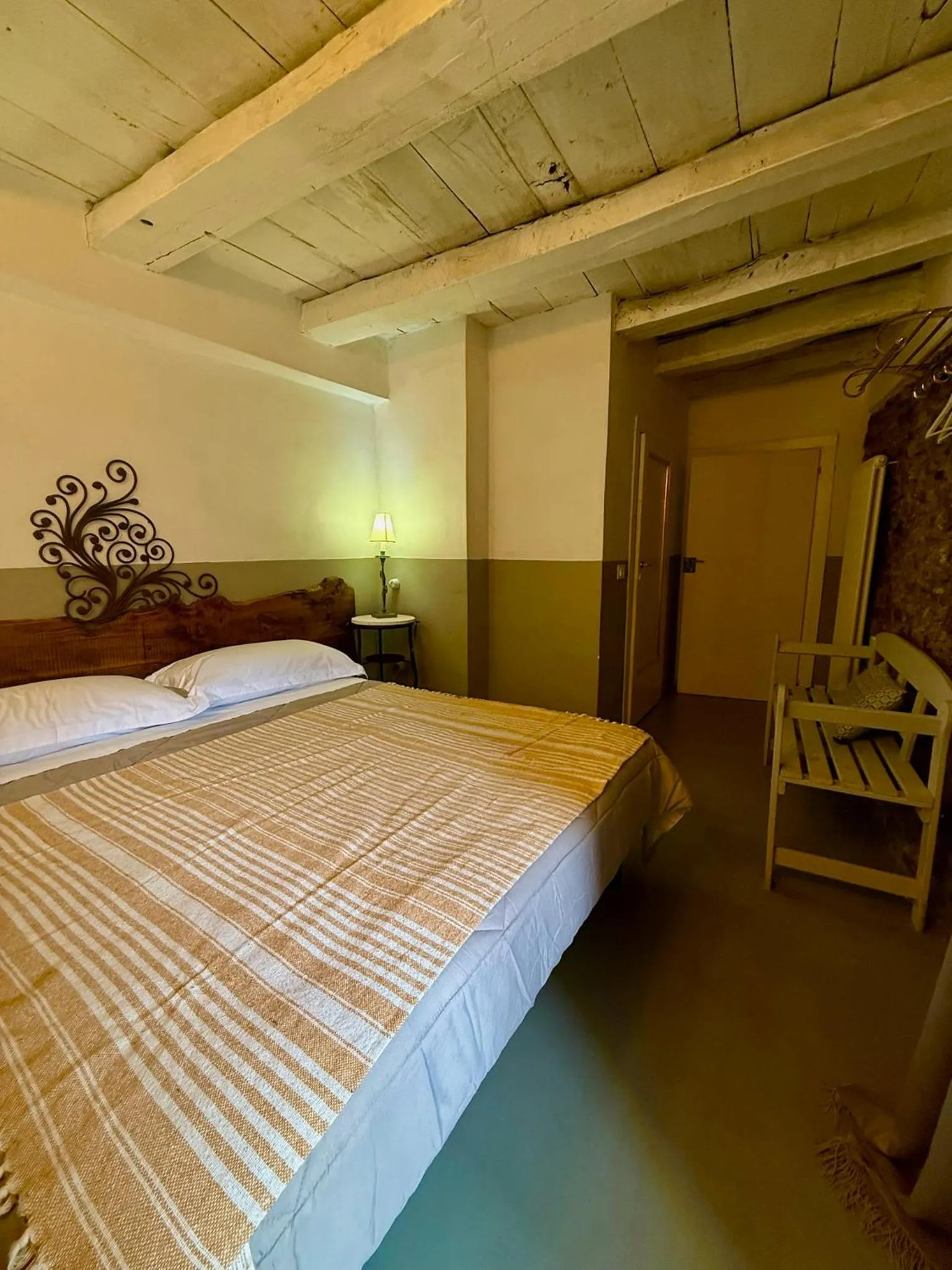 Bed in Viandanti, Artisti e Sognatori