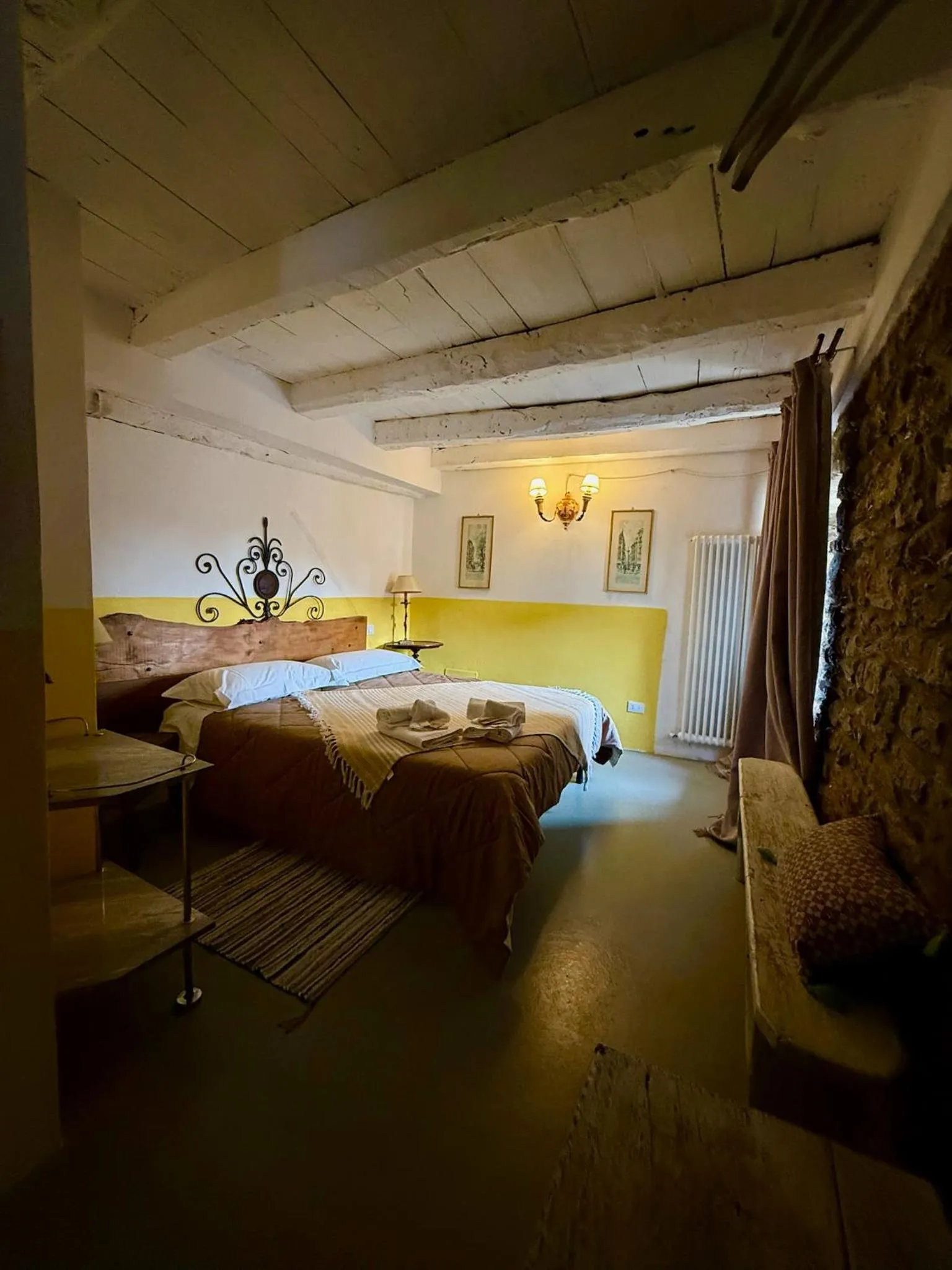 Bed in Viandanti, Artisti e Sognatori