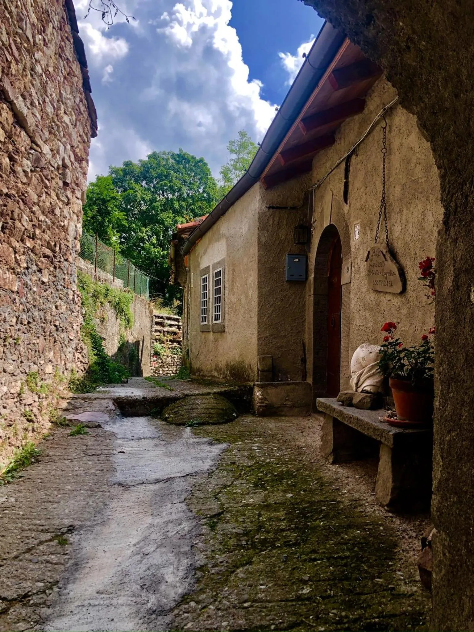 Property building in Viandanti, Artisti e Sognatori