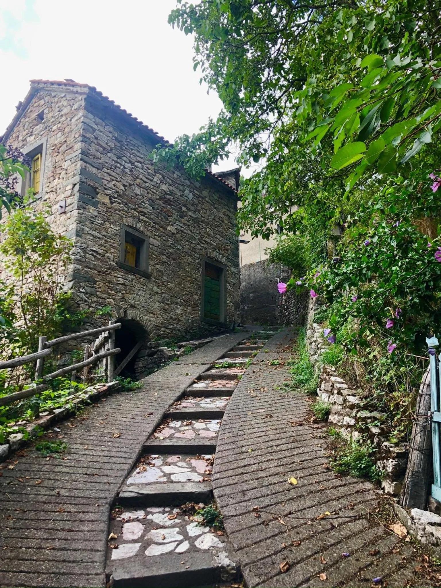 Nearby landmark in Viandanti, Artisti e Sognatori