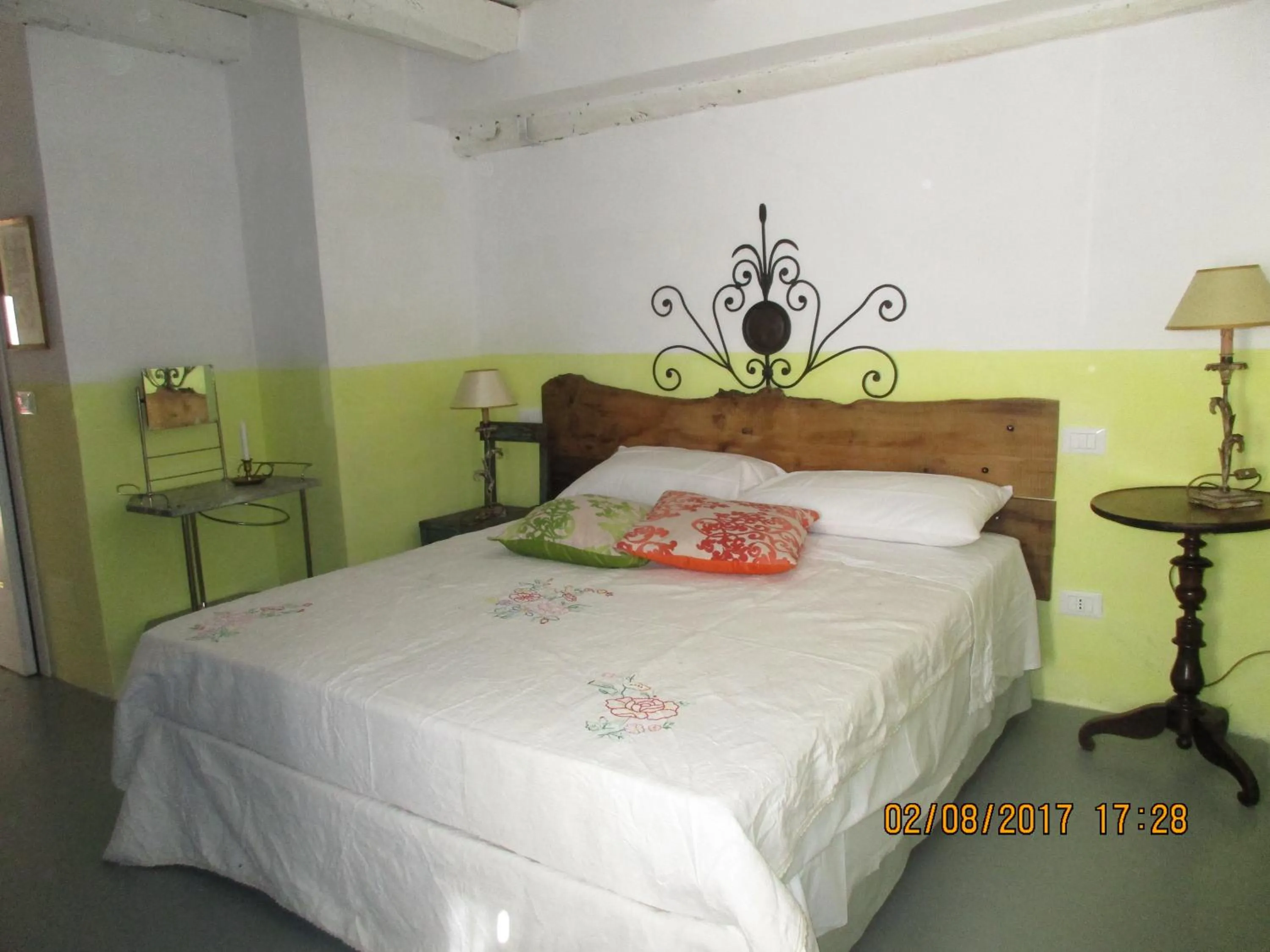 Bed in Viandanti, Artisti e Sognatori