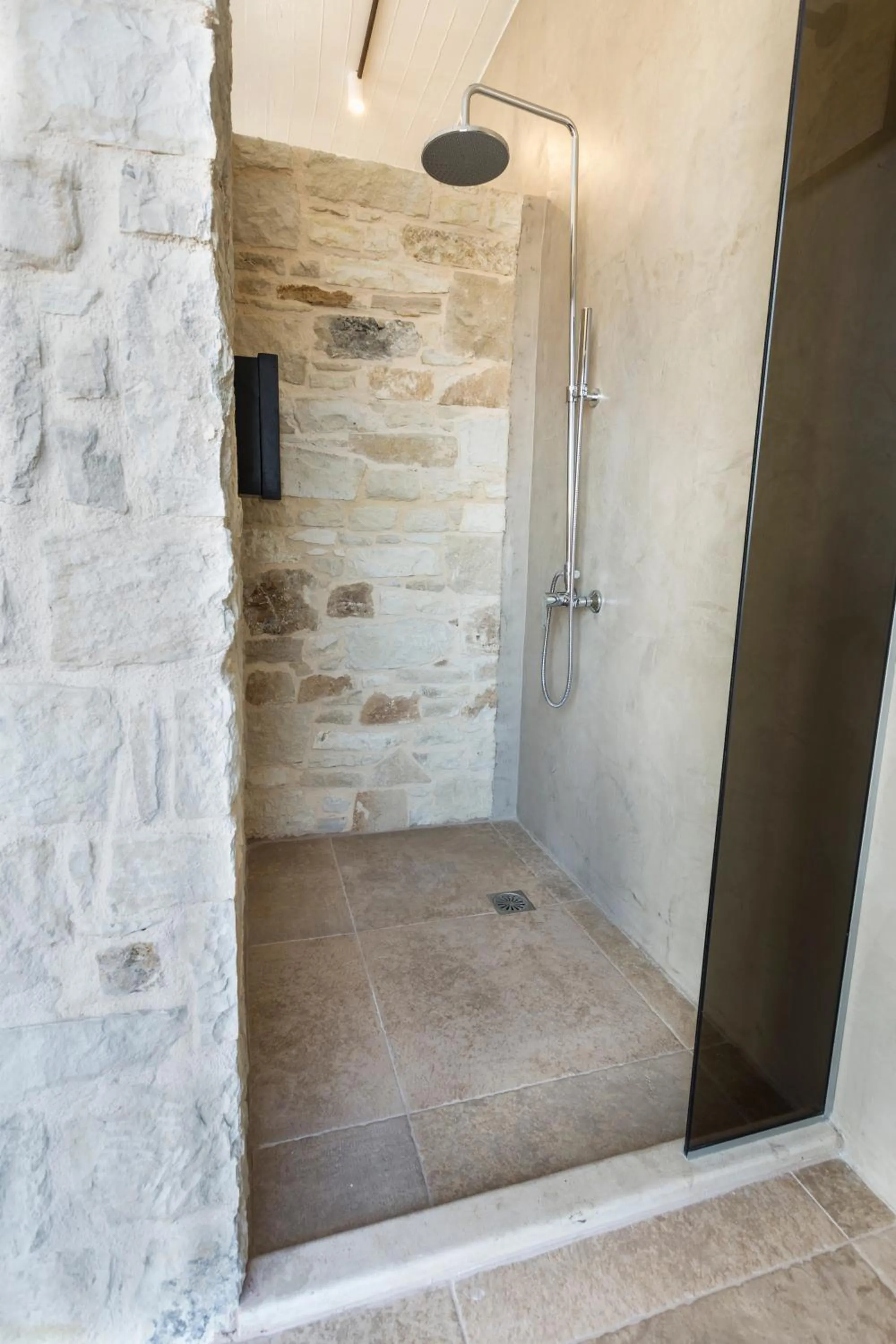 Bathroom in Kalamaki Luxury Suites