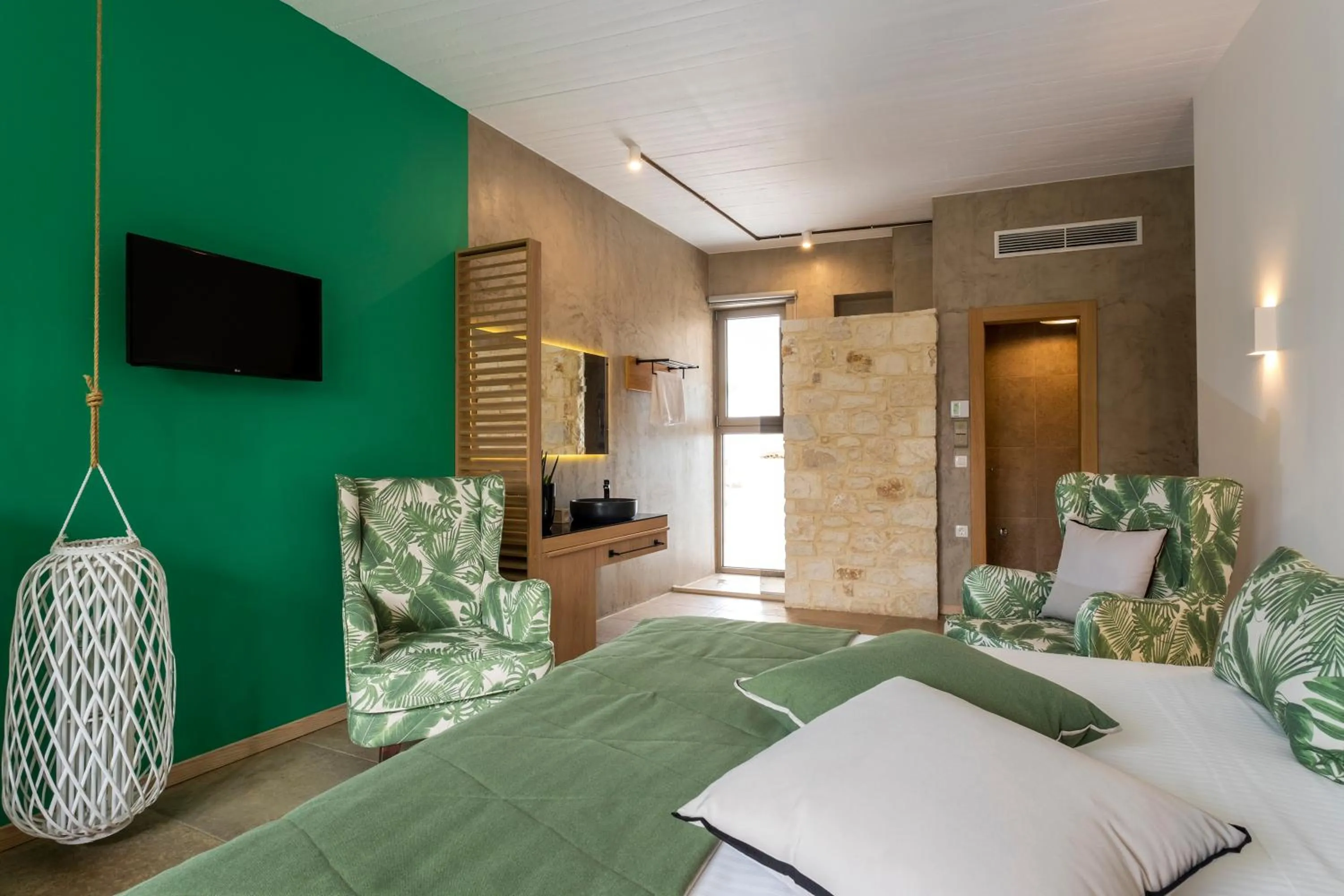 Non alcoholic drinks, Bed in Kalamaki Luxury Suites