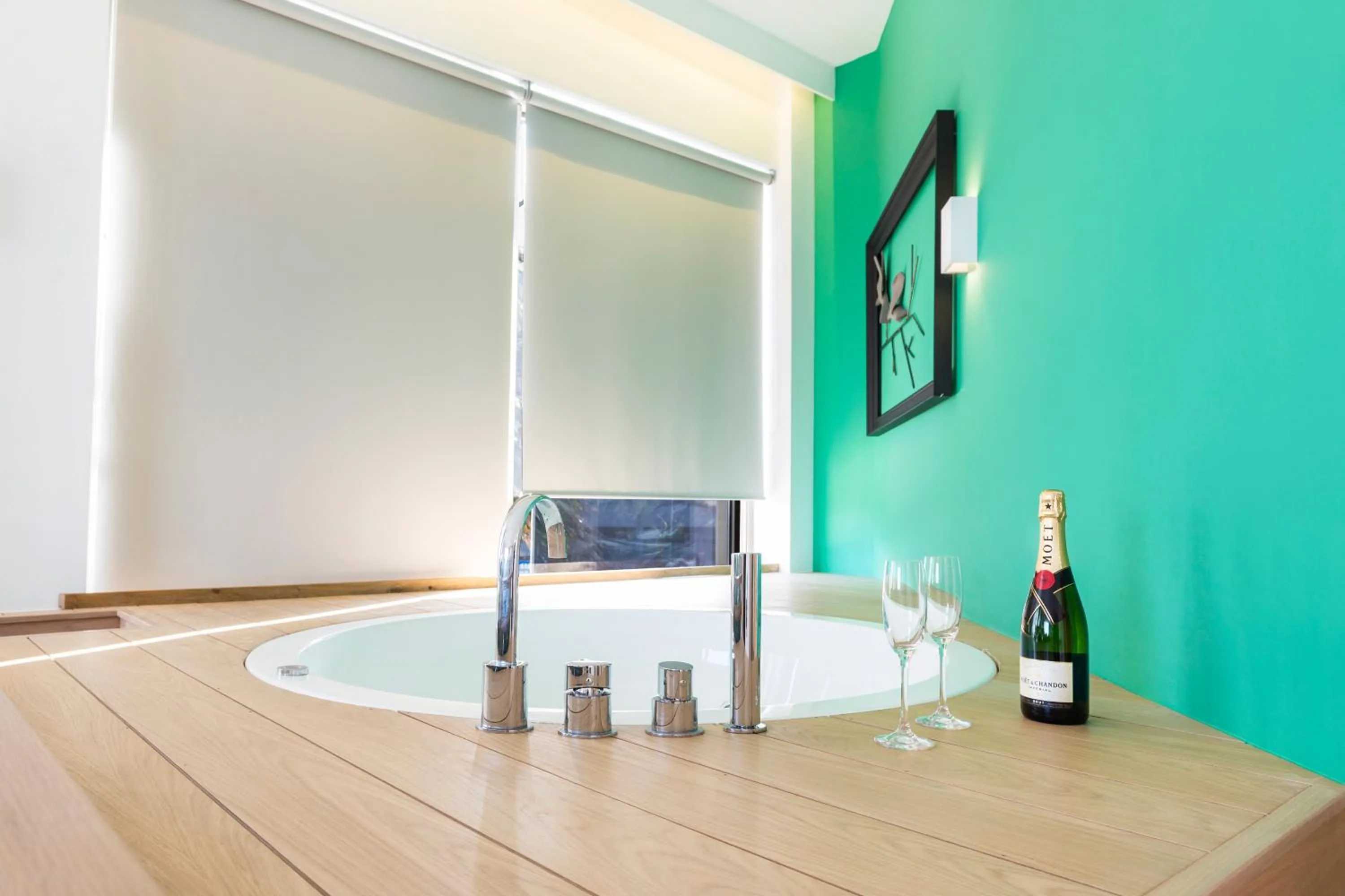 Hot Tub in Kalamaki Luxury Suites