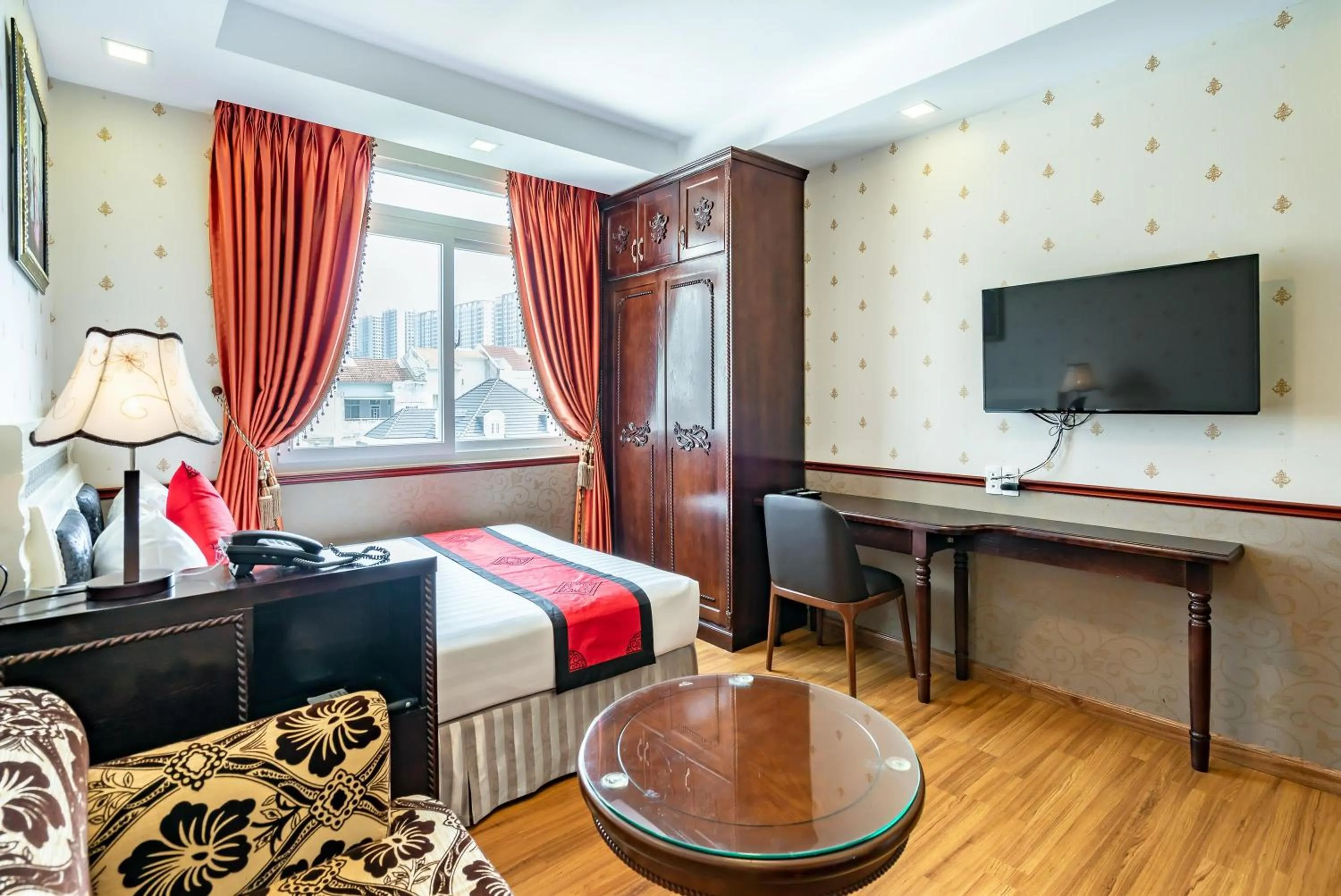 Bedroom, Bed in Collection O Emerald Luxury Apartment - Near SECC