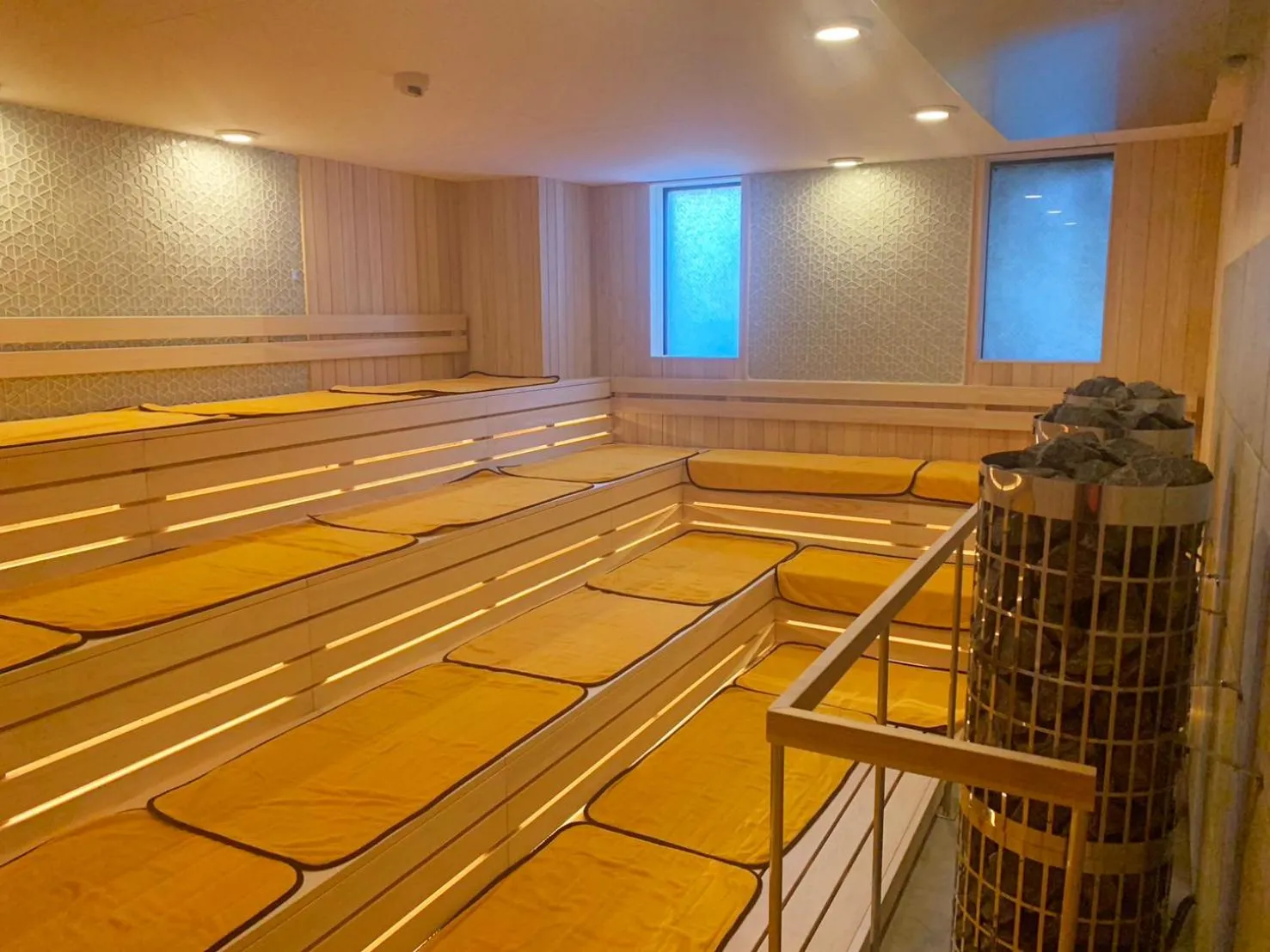 Kur and Hotel Suruga