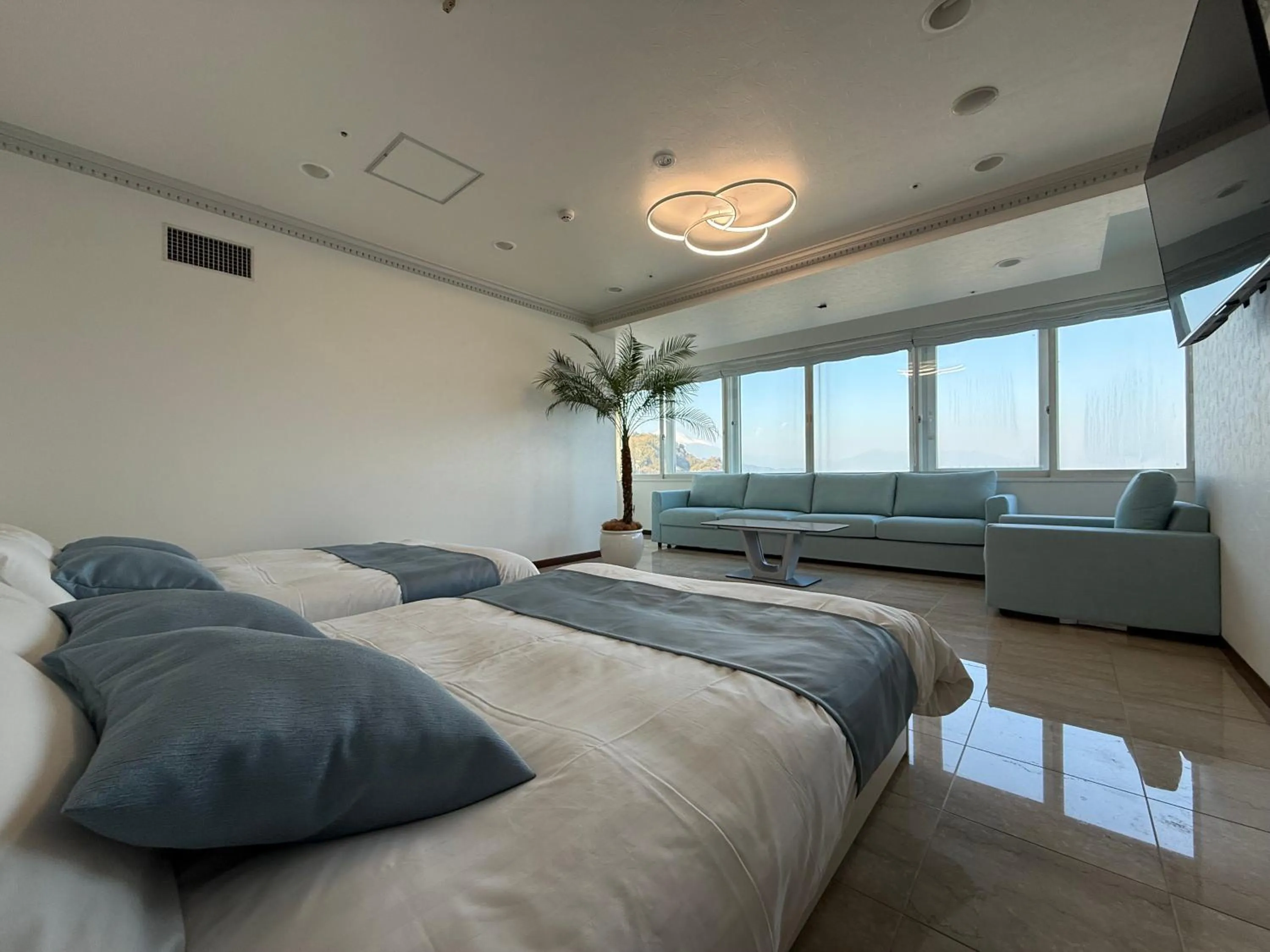 Kur and Hotel Suruga