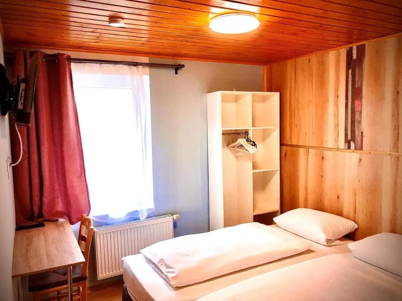 Photo of the whole room, Bed in Andefu Hotel am Kantpark