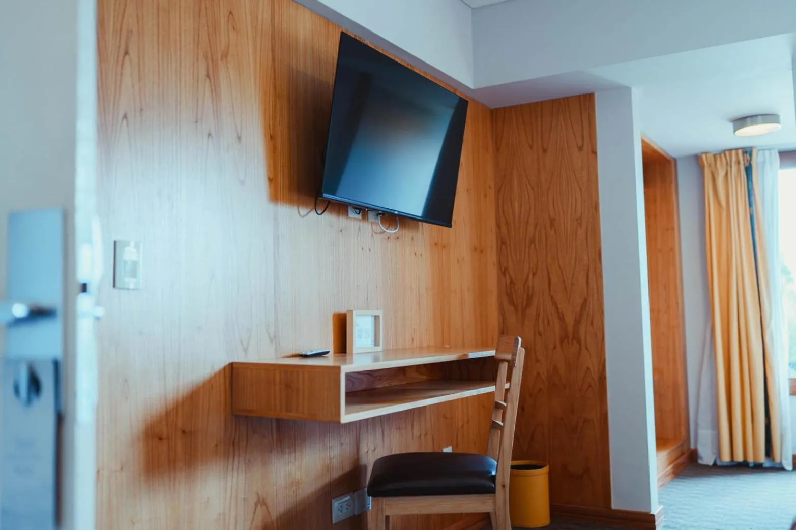 wardrobe in Mirador del Lago Hotel