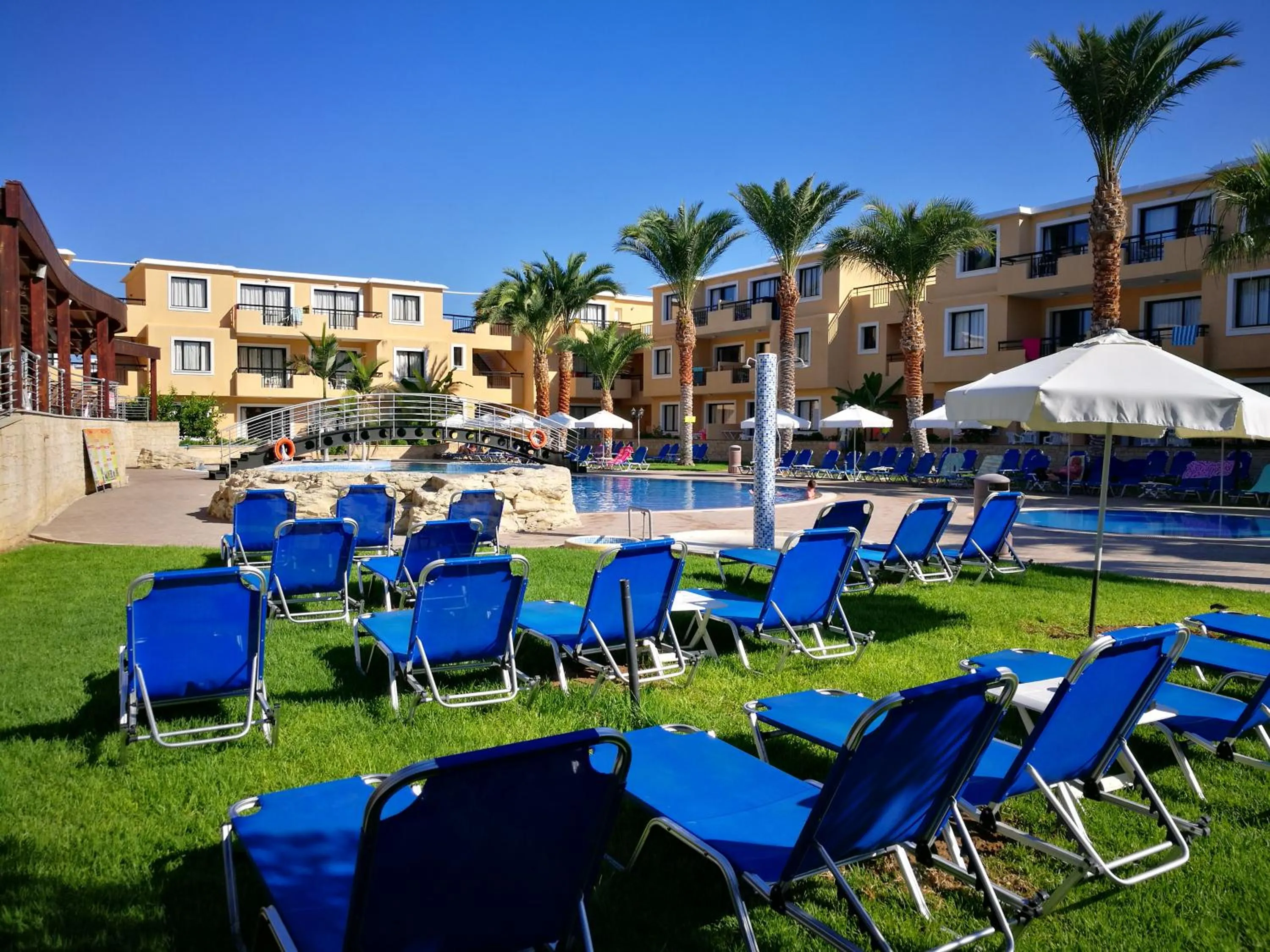Swimming pool in Pagona Holiday Apartments