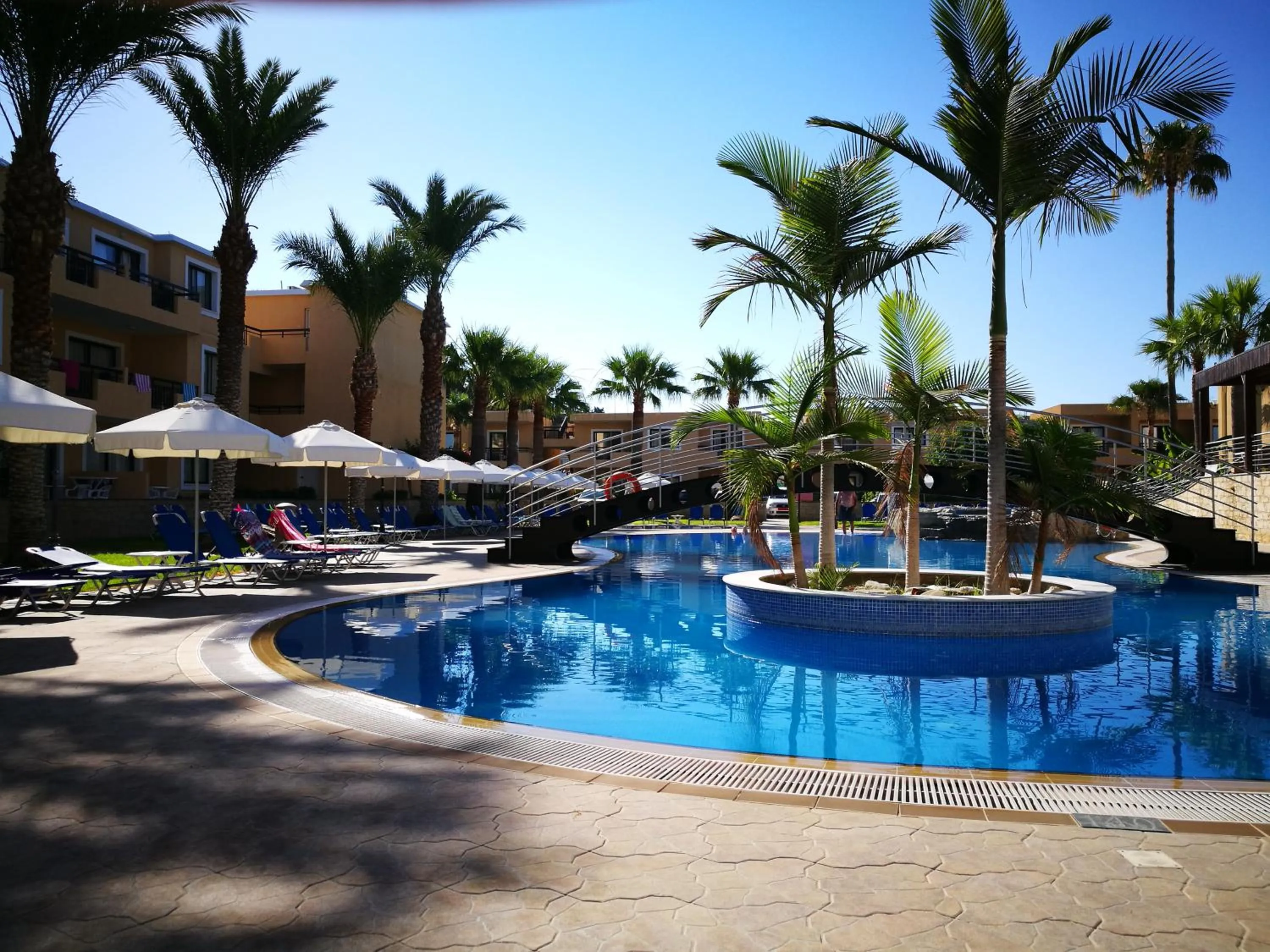 Swimming pool in Pagona Holiday Apartments