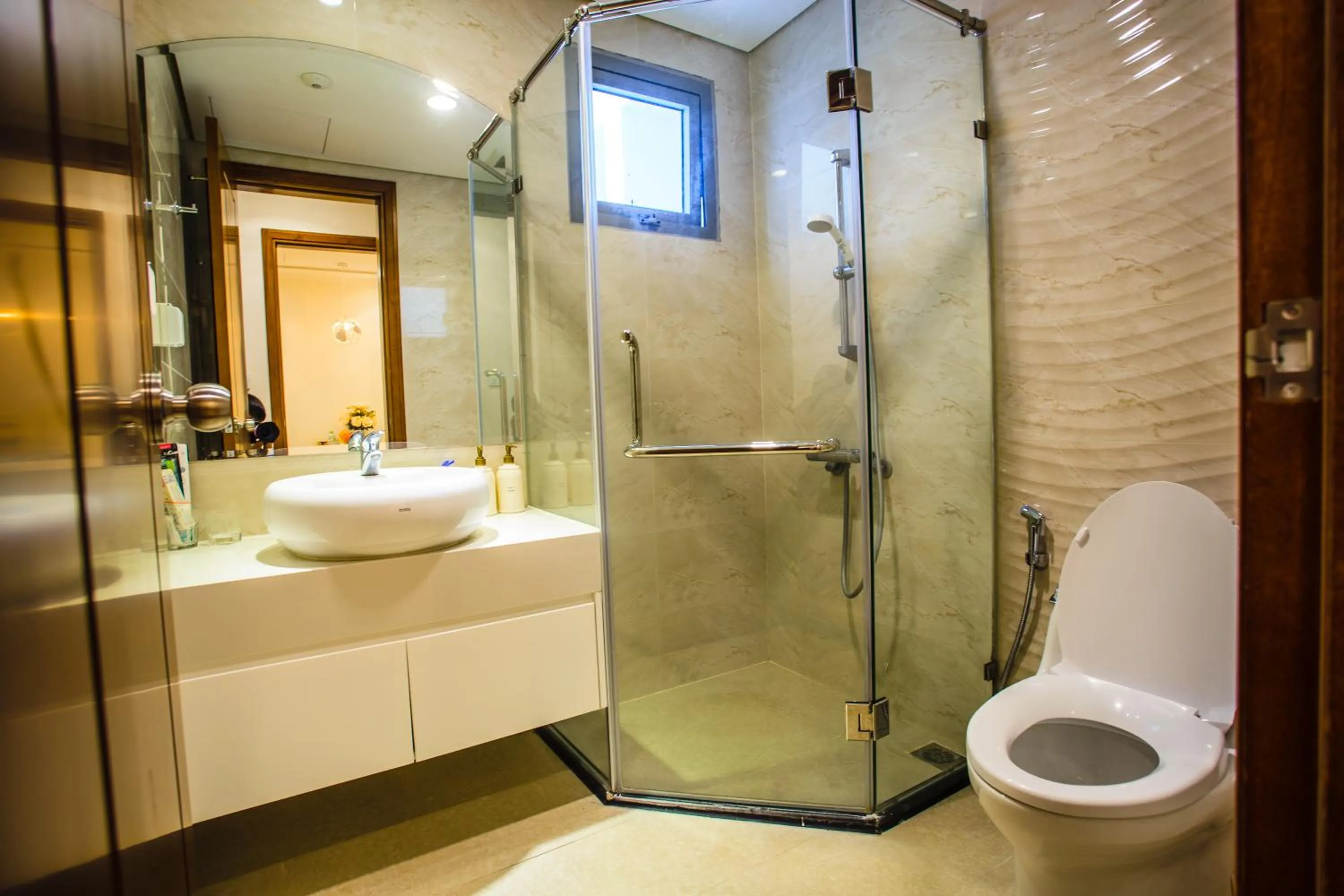 Bathroom in Full House Times City