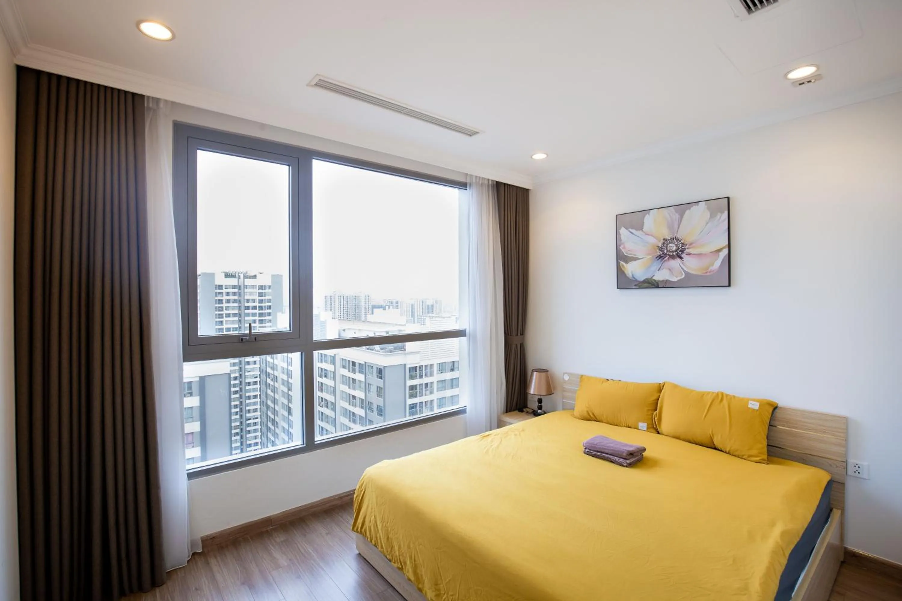 Bed in Full House Times City