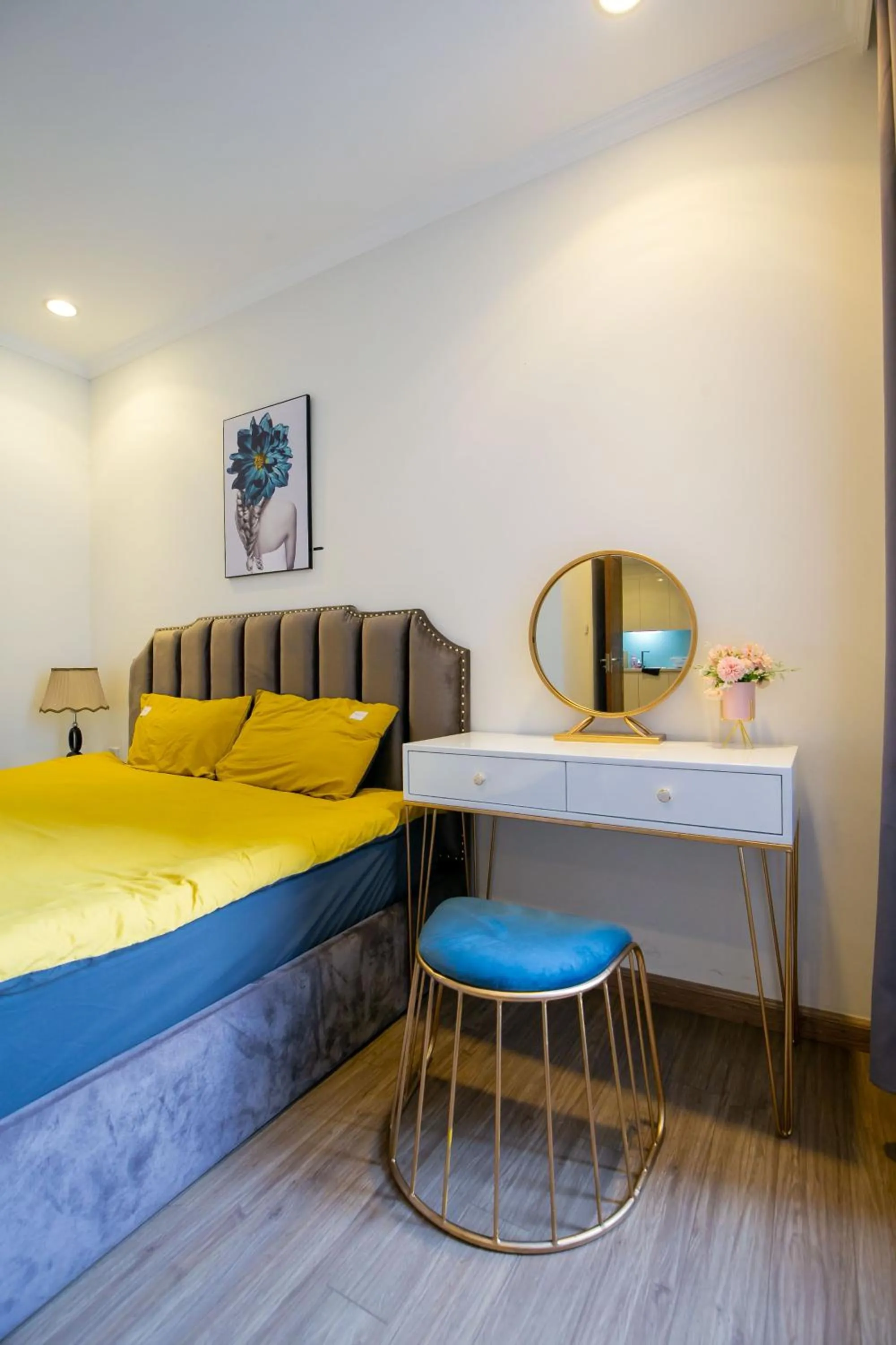 Bed in Full House Times City