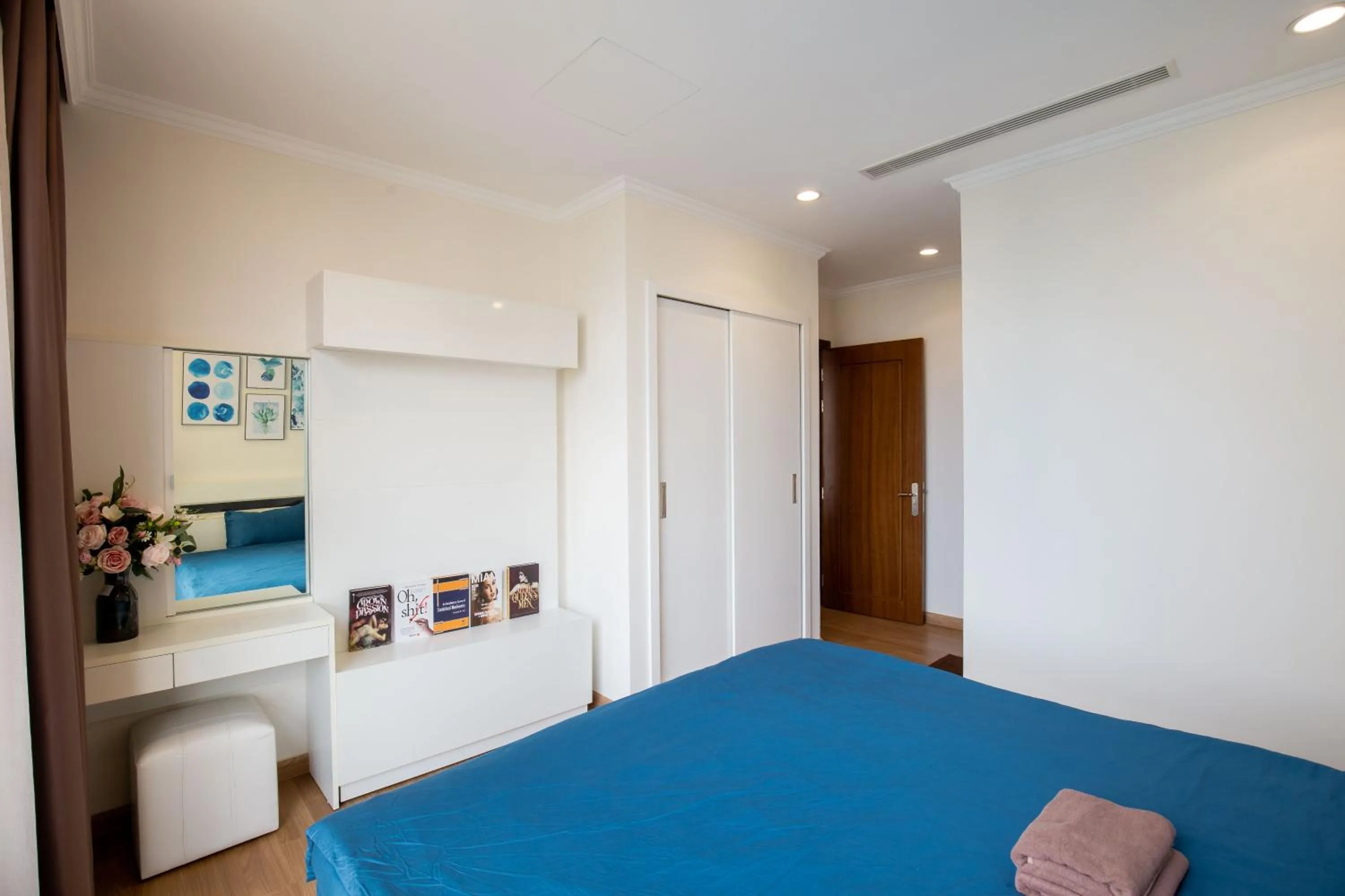 Bed in Full House Times City