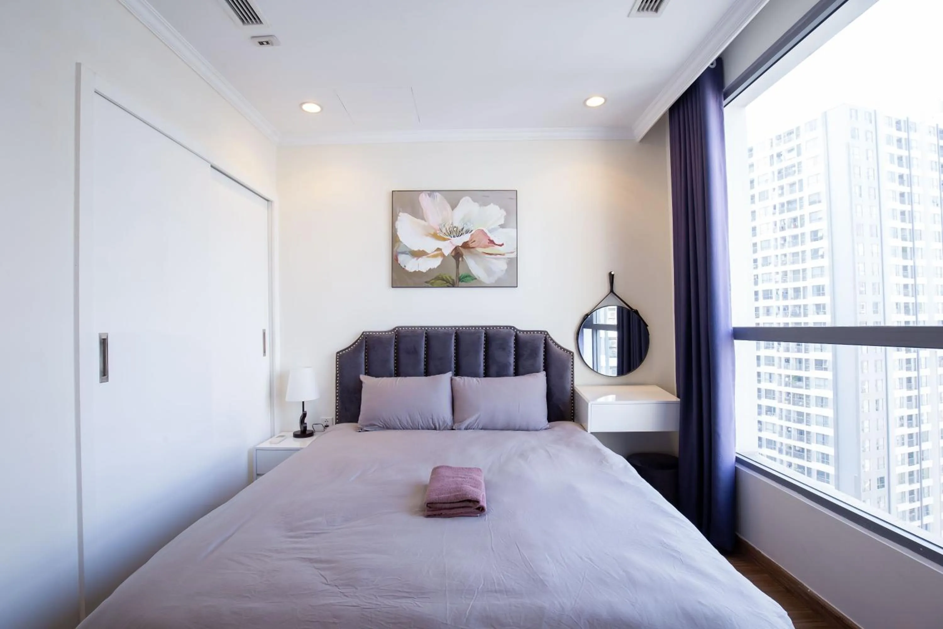 Bed in Full House Times City