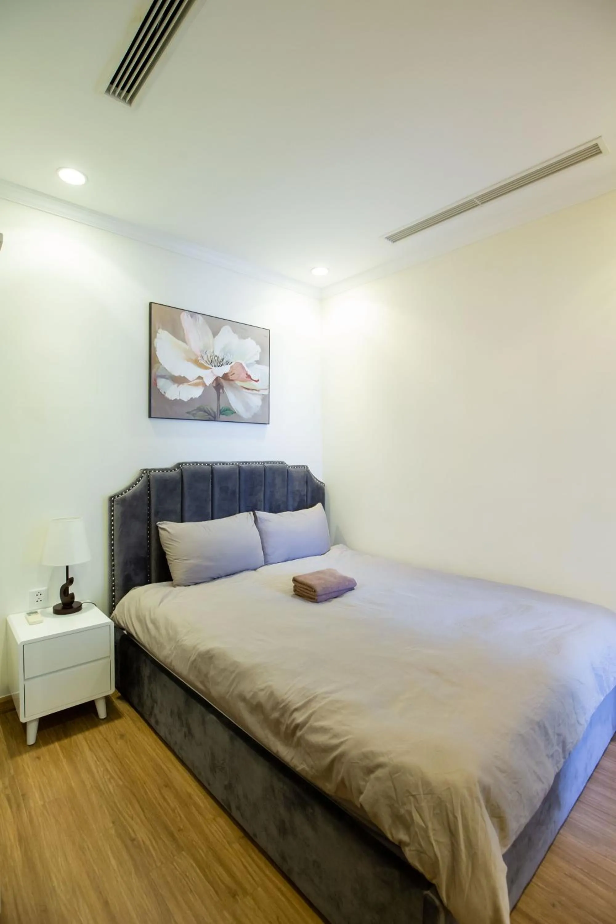 Bed in Full House Times City