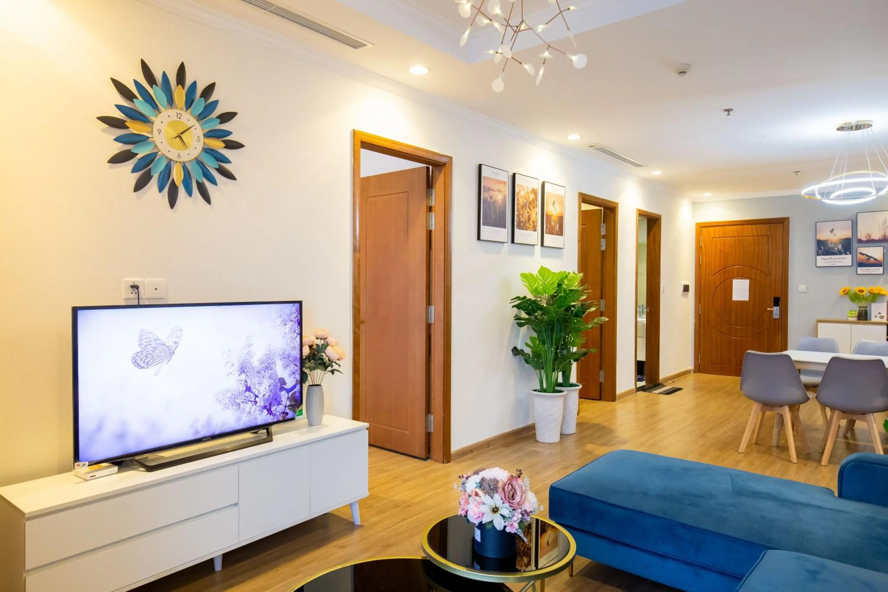 Communal lounge/ TV room in Full House Times City