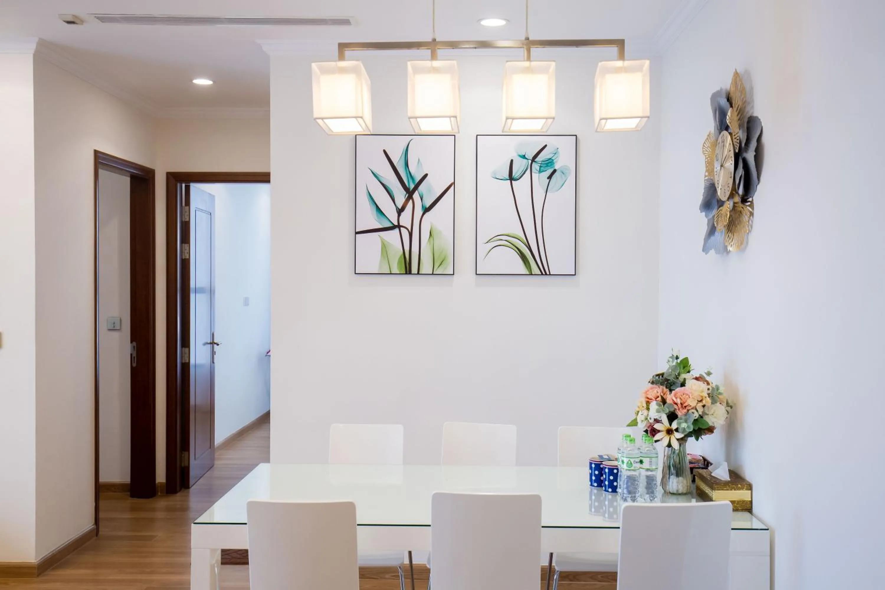 Seating area in Full House Times City