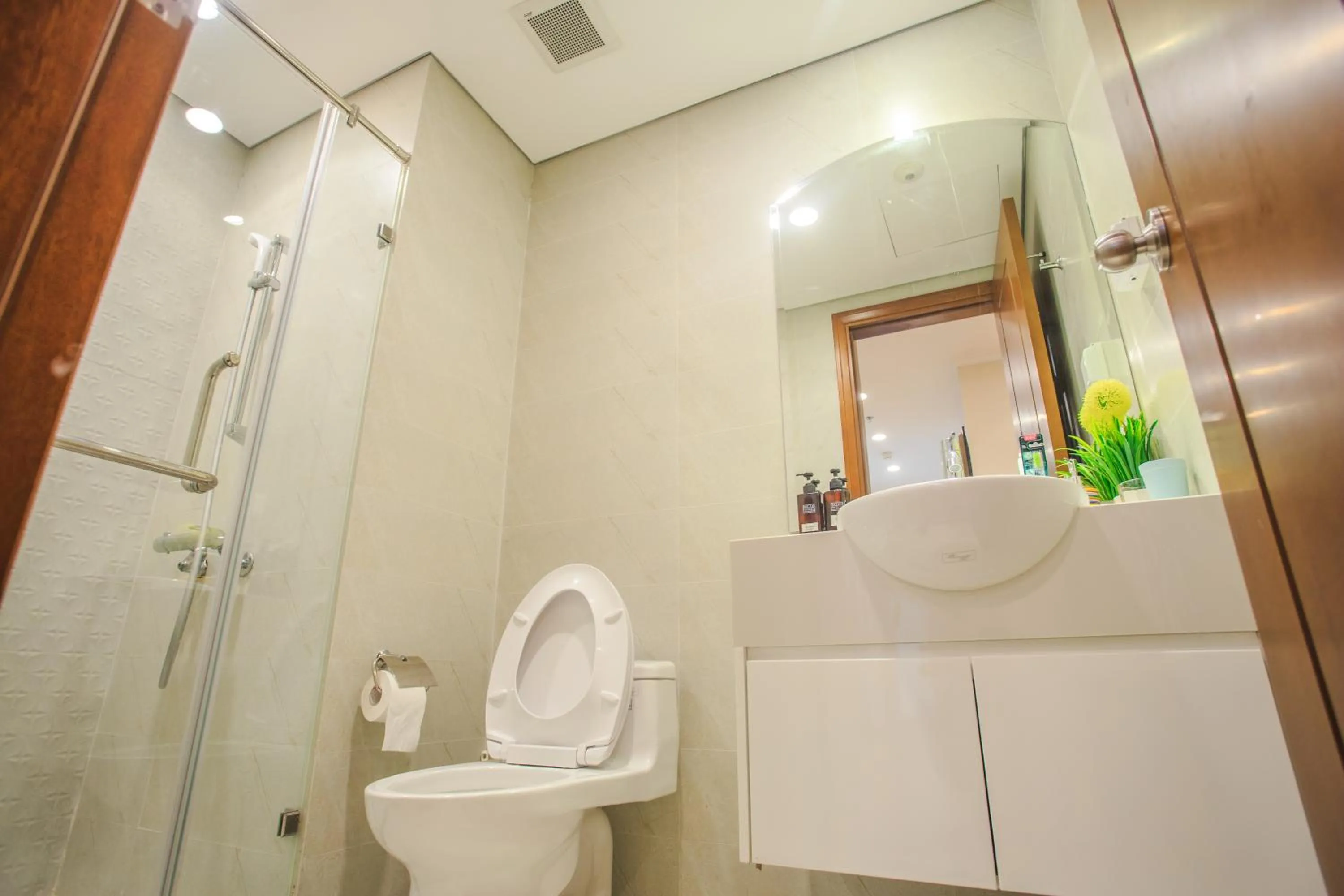 Bathroom in Full House Times City