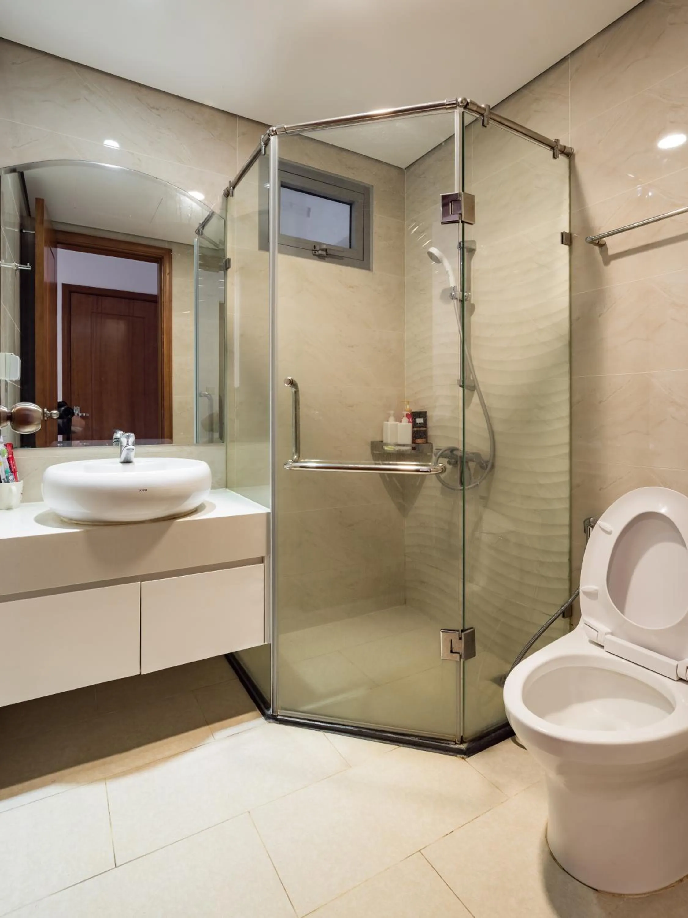 Bathroom in Full House Times City