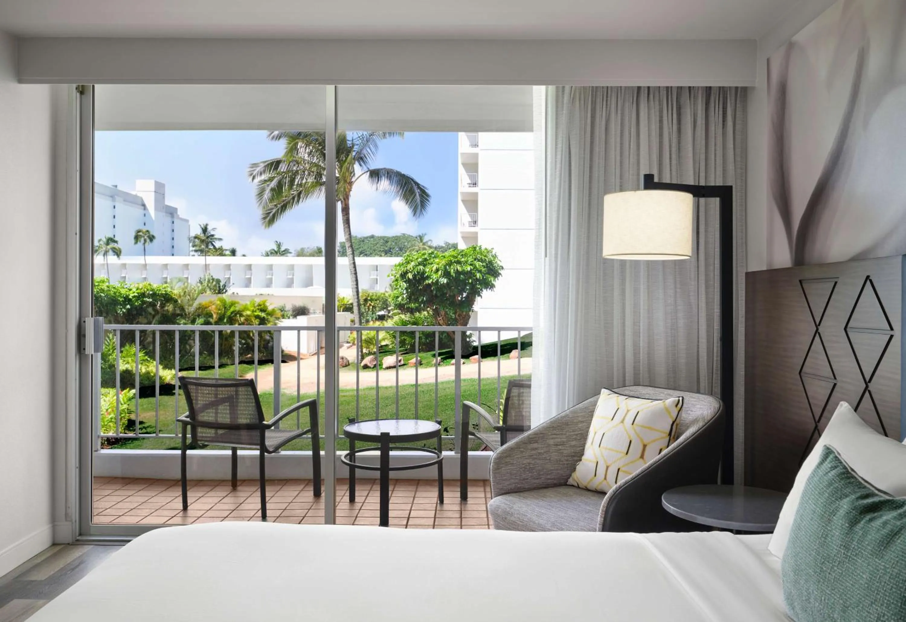Bedroom, Bed in The Royal Sonesta Kauai Resort Lihue