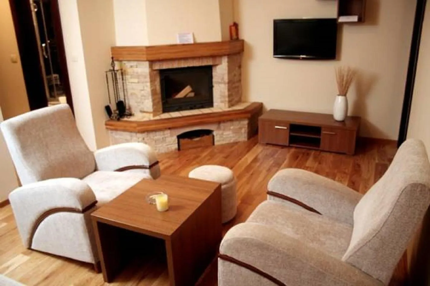 TV and multimedia in Hotel Blanca Resort & Spa