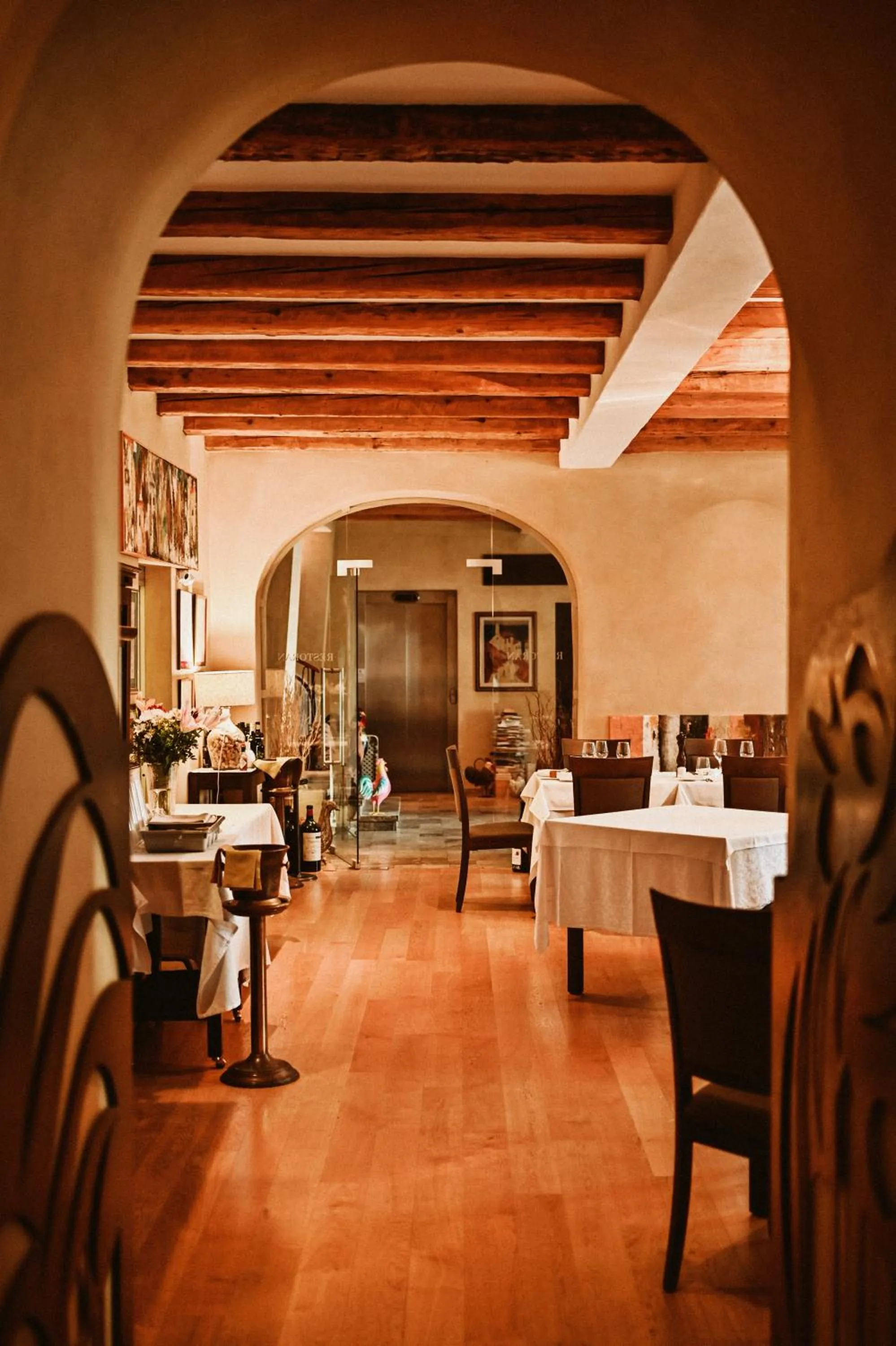 Restaurant/places to eat in Heritage Hotel Kukuriku