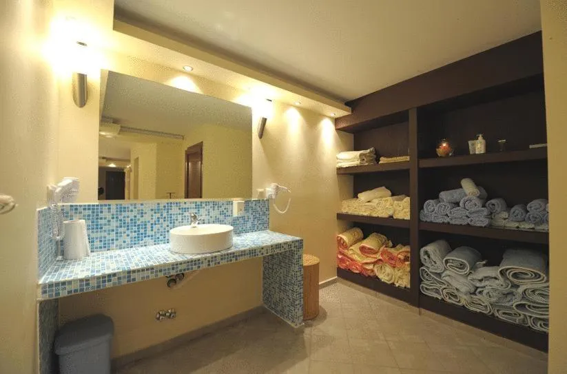 Bathroom in Panorama Spa Hotel