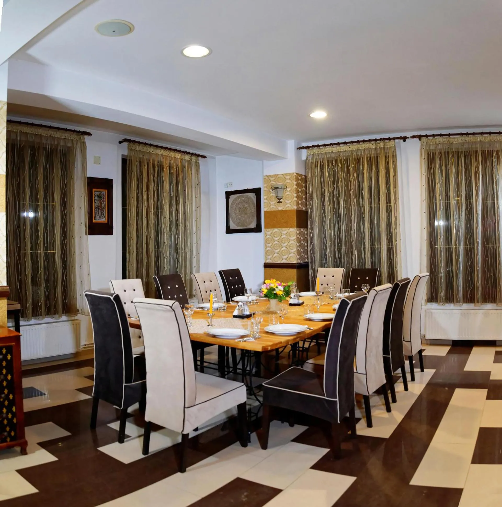 Dining area in Hotel boutique Garden Resort by Brancoveanu