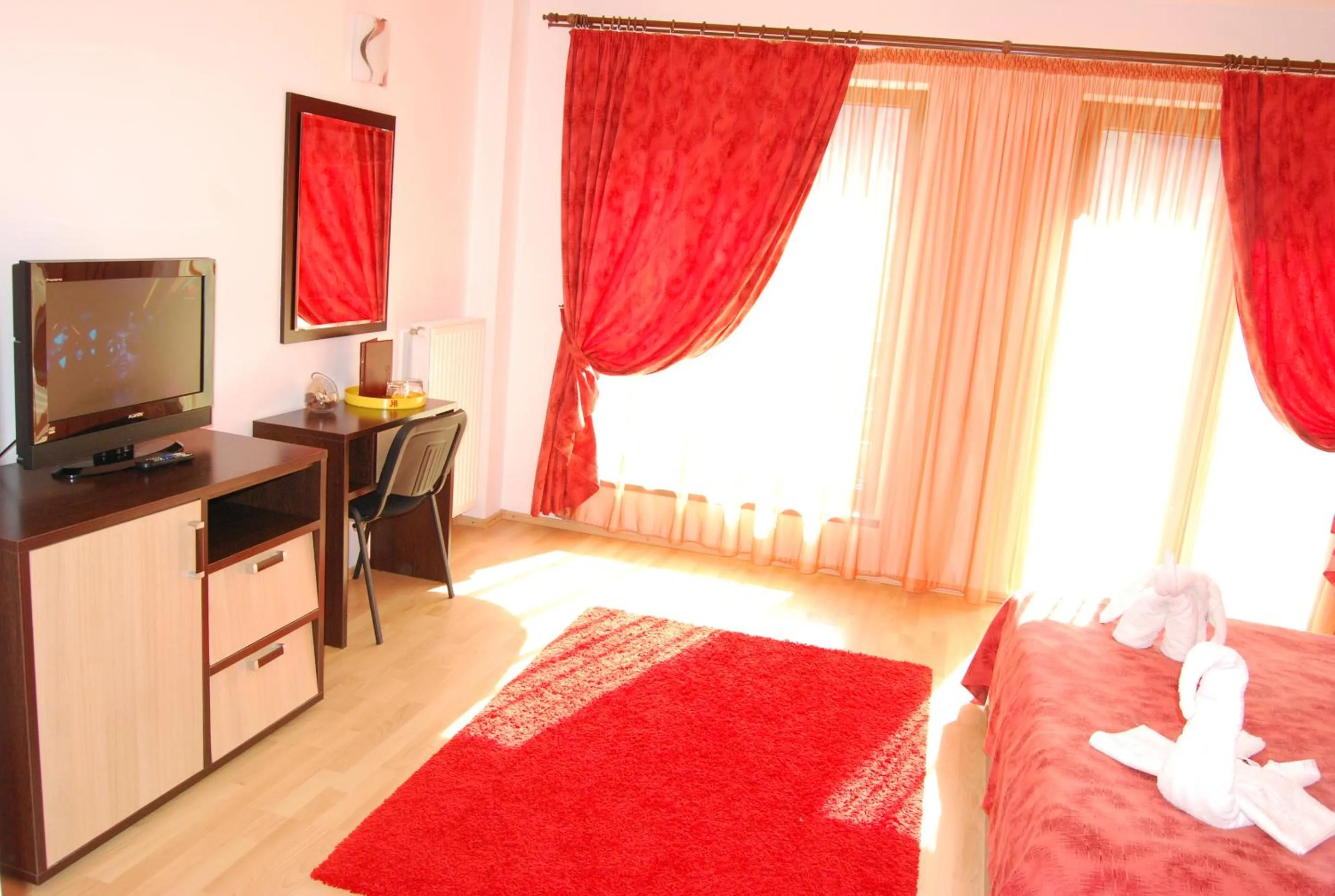 TV and multimedia, Bed in Hotel boutique Garden Resort by Brancoveanu