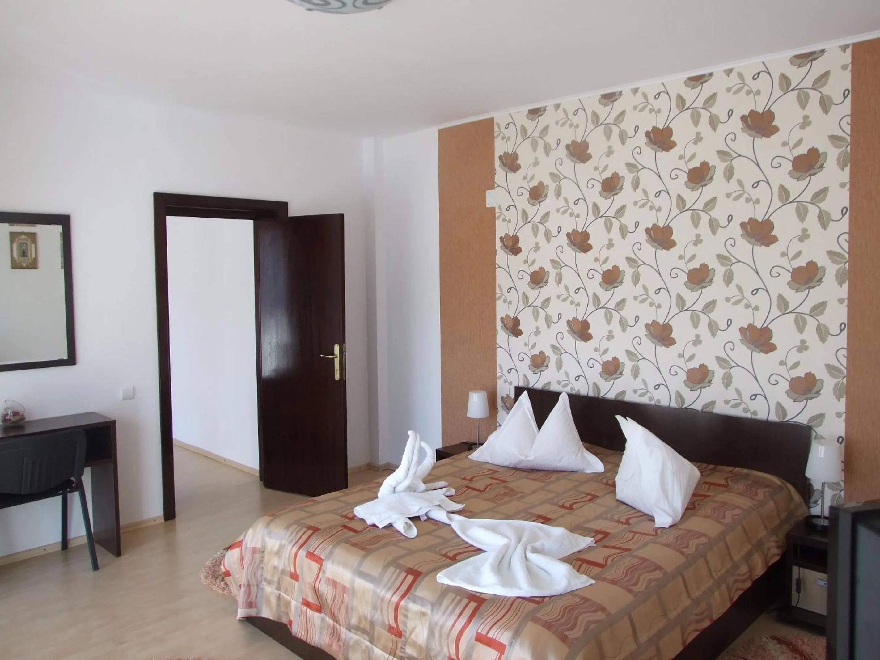 Bed in Hotel boutique Garden Resort by Brancoveanu