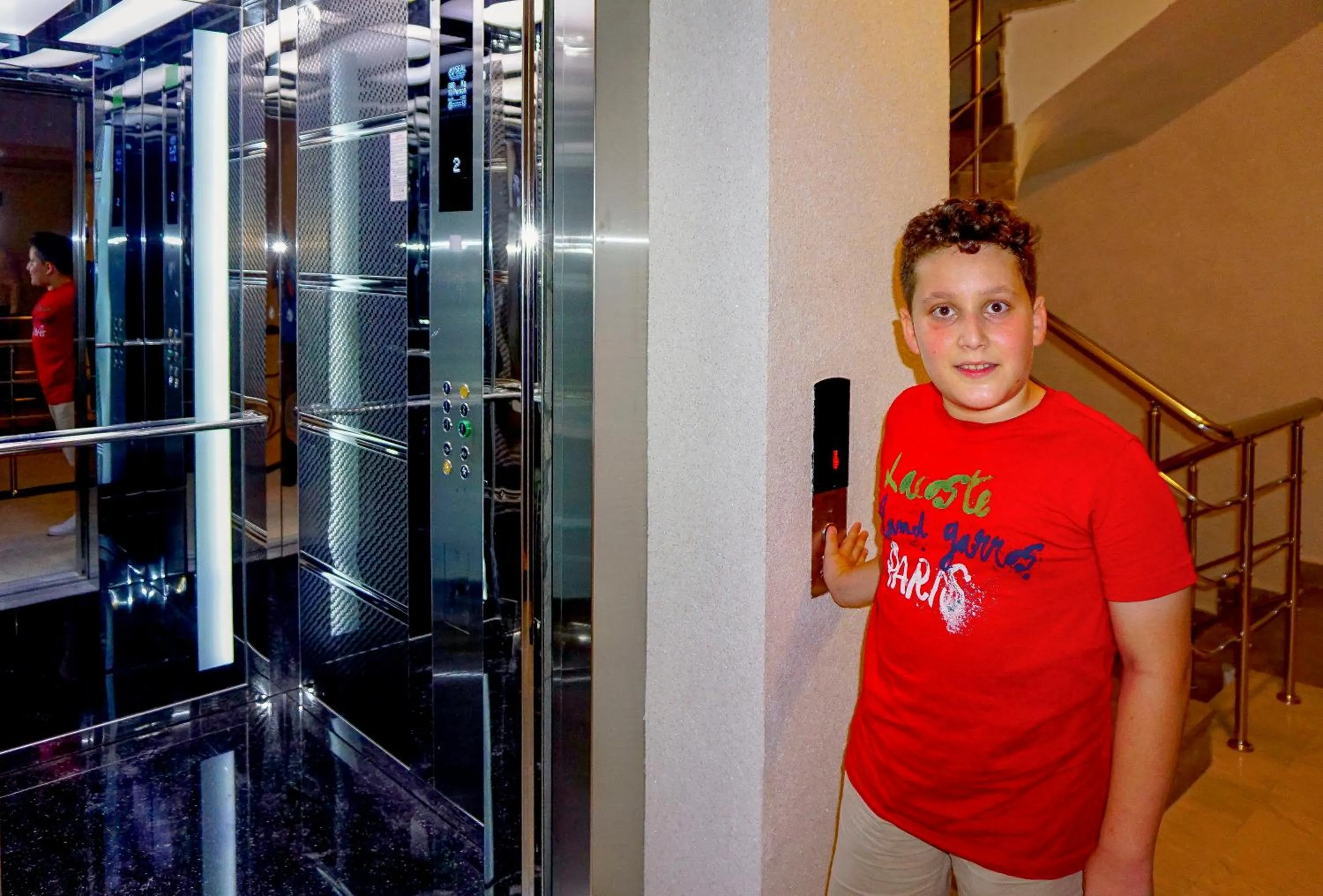 Property building in Hayat Palas