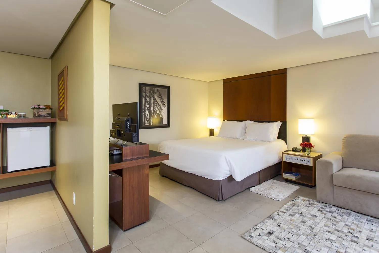 Bed in Black Stream Hotel