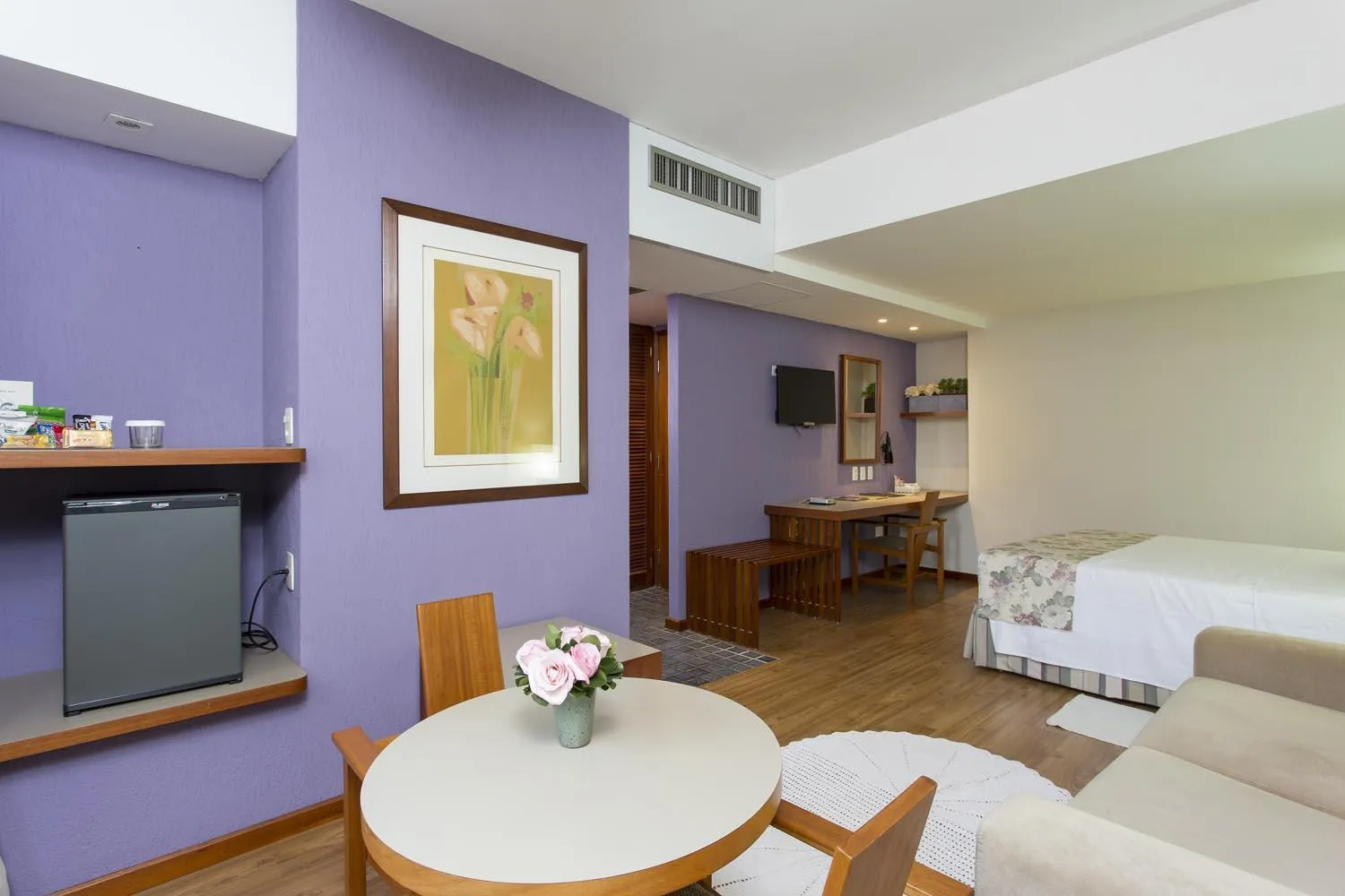 Photo of the whole room in Black Stream Hotel