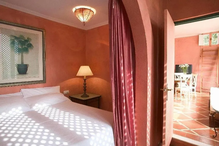 Photo of the whole room, Bed in Hurricane Beach Hotel