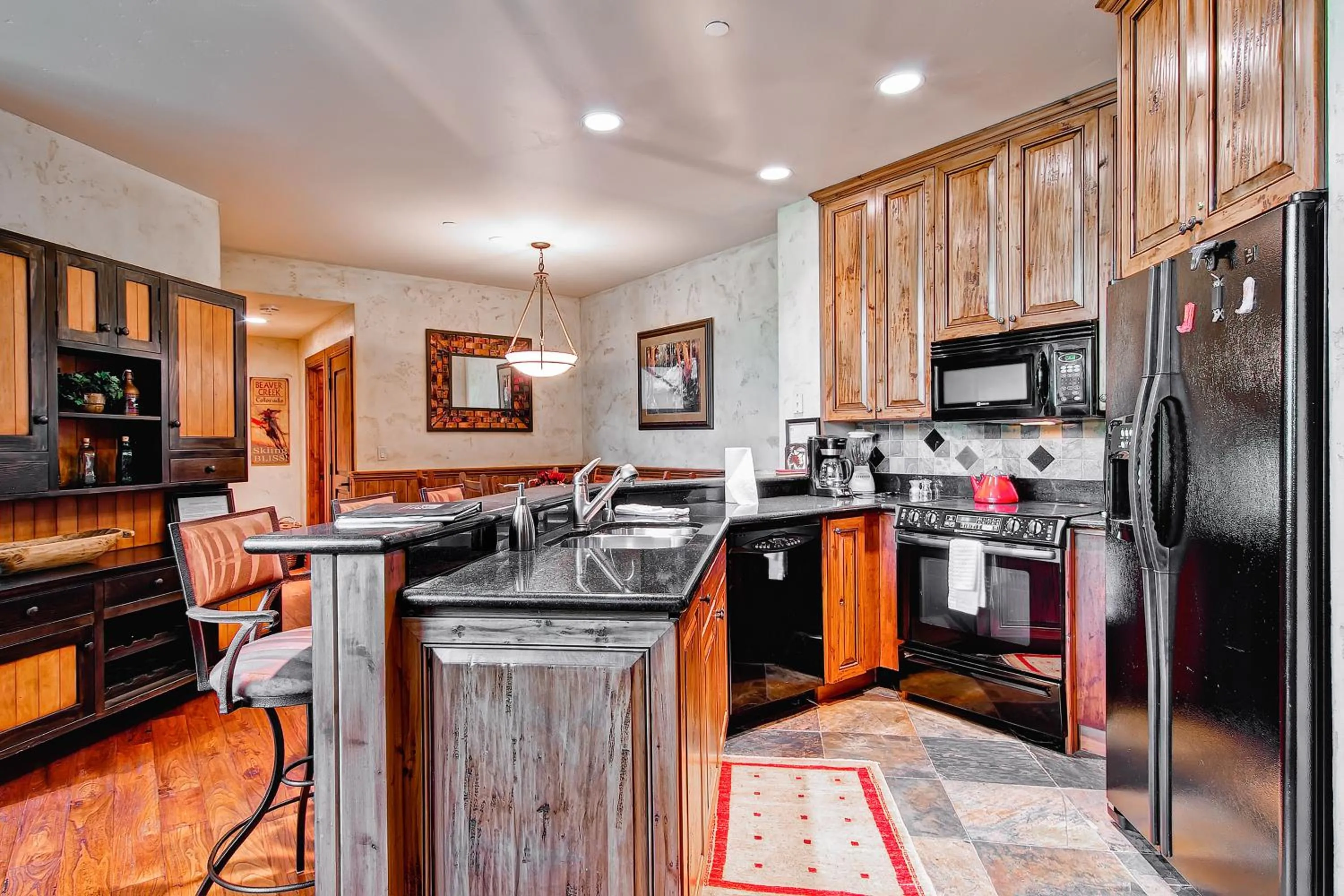 Kitchen/Kitchenette in Highlands Lodge #107